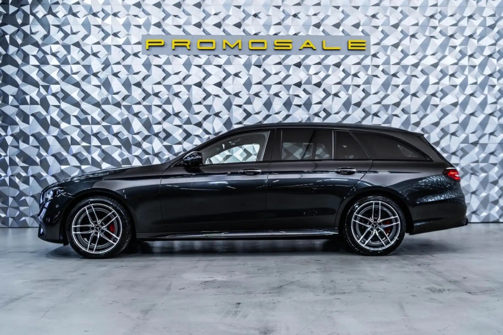 Mercedes-Benz E 53 AMG Estate 4Matic+ 9G-Tronic Negro - 2