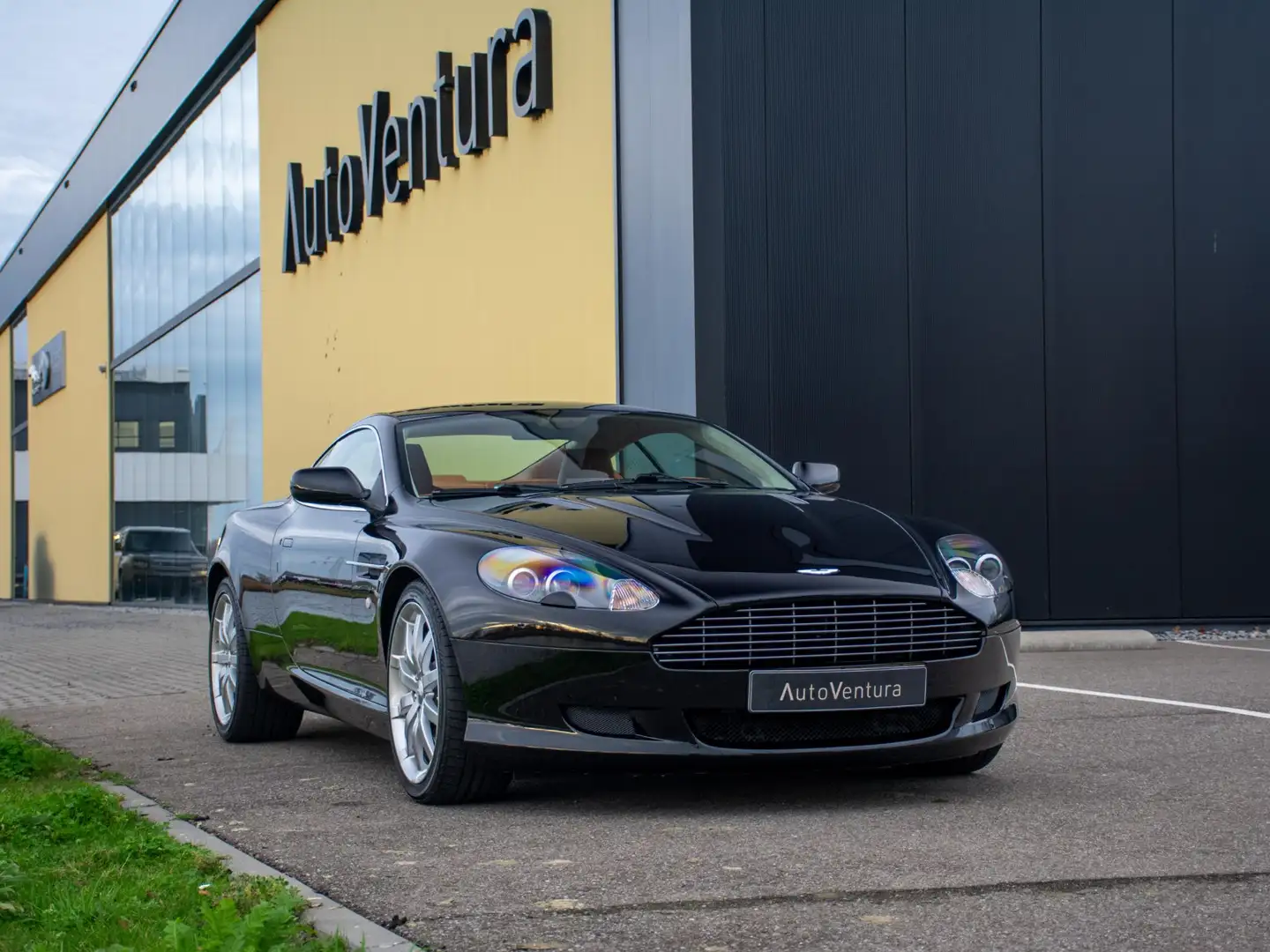 Aston Martin DB9 5.9 V12 Touchtronic | PDC | Cruise control | Stoel Schwarz - 2