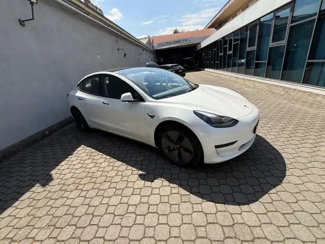 Tesla Model 3 Standard rwd Plus