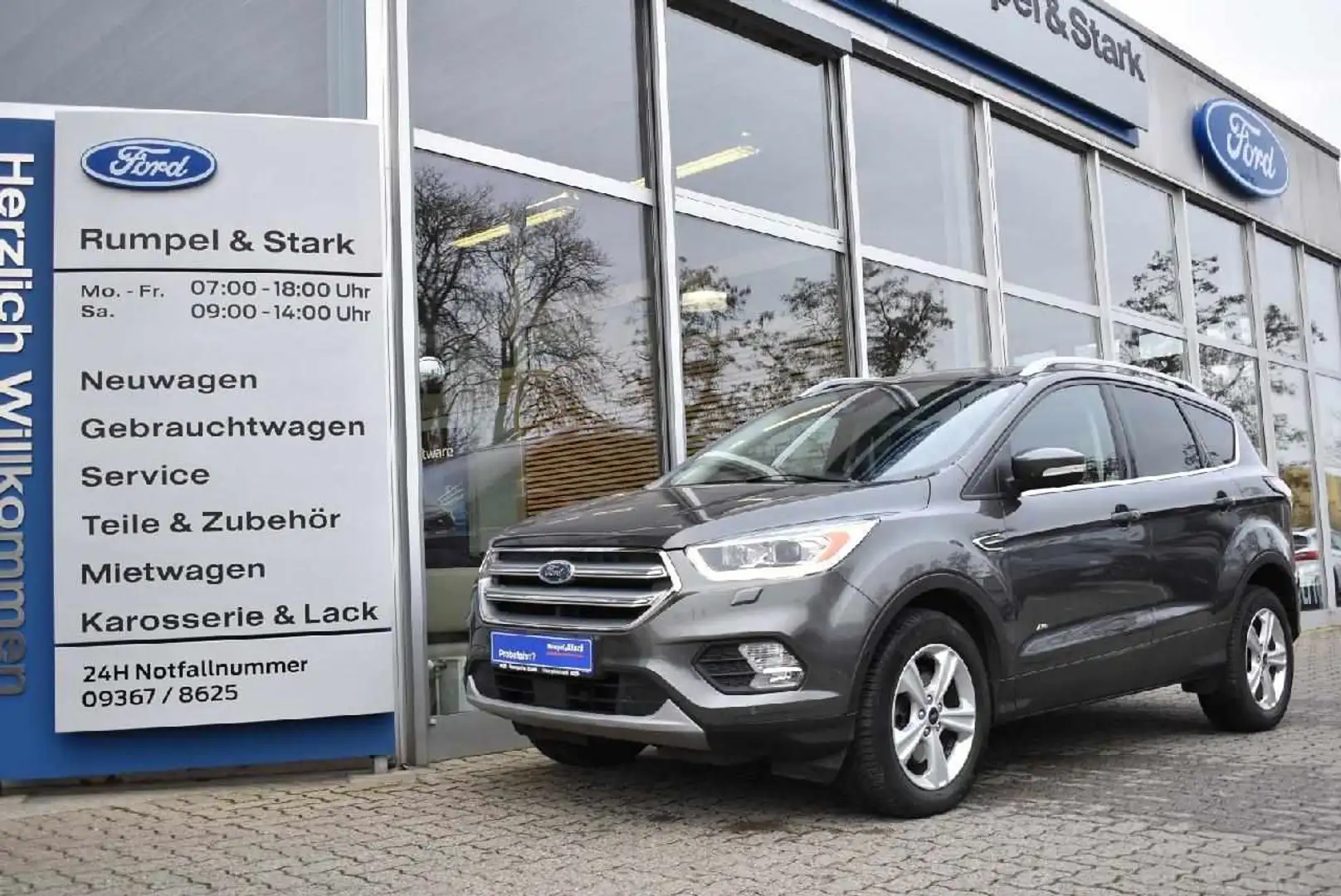 Ford Kuga Titanium Grau - 2