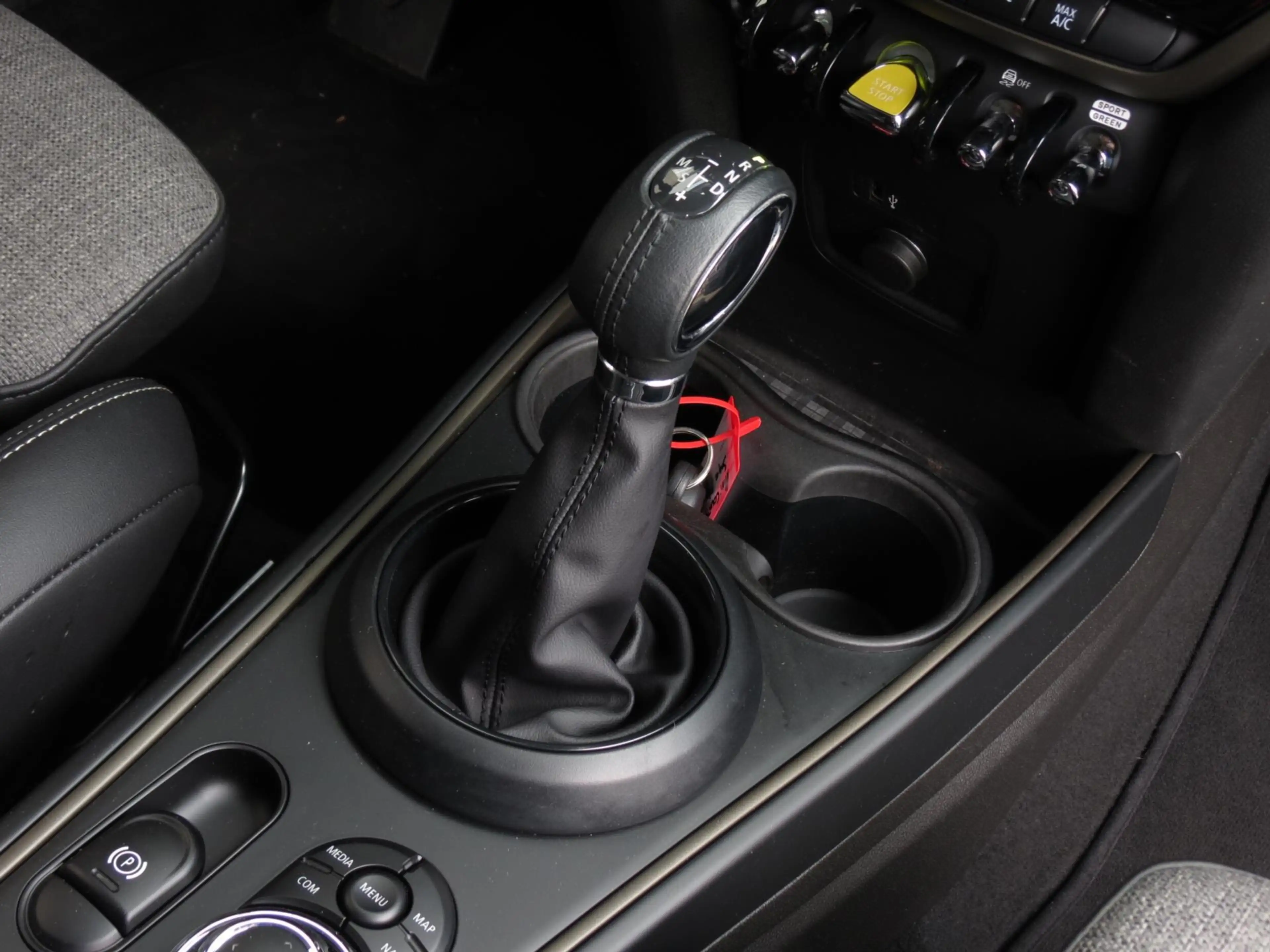 MINI Cooper SE Countryman Mini 2.0 ALL4 HUD|Camera|Car-Play|Navi|Cruise|Clim — photo 15