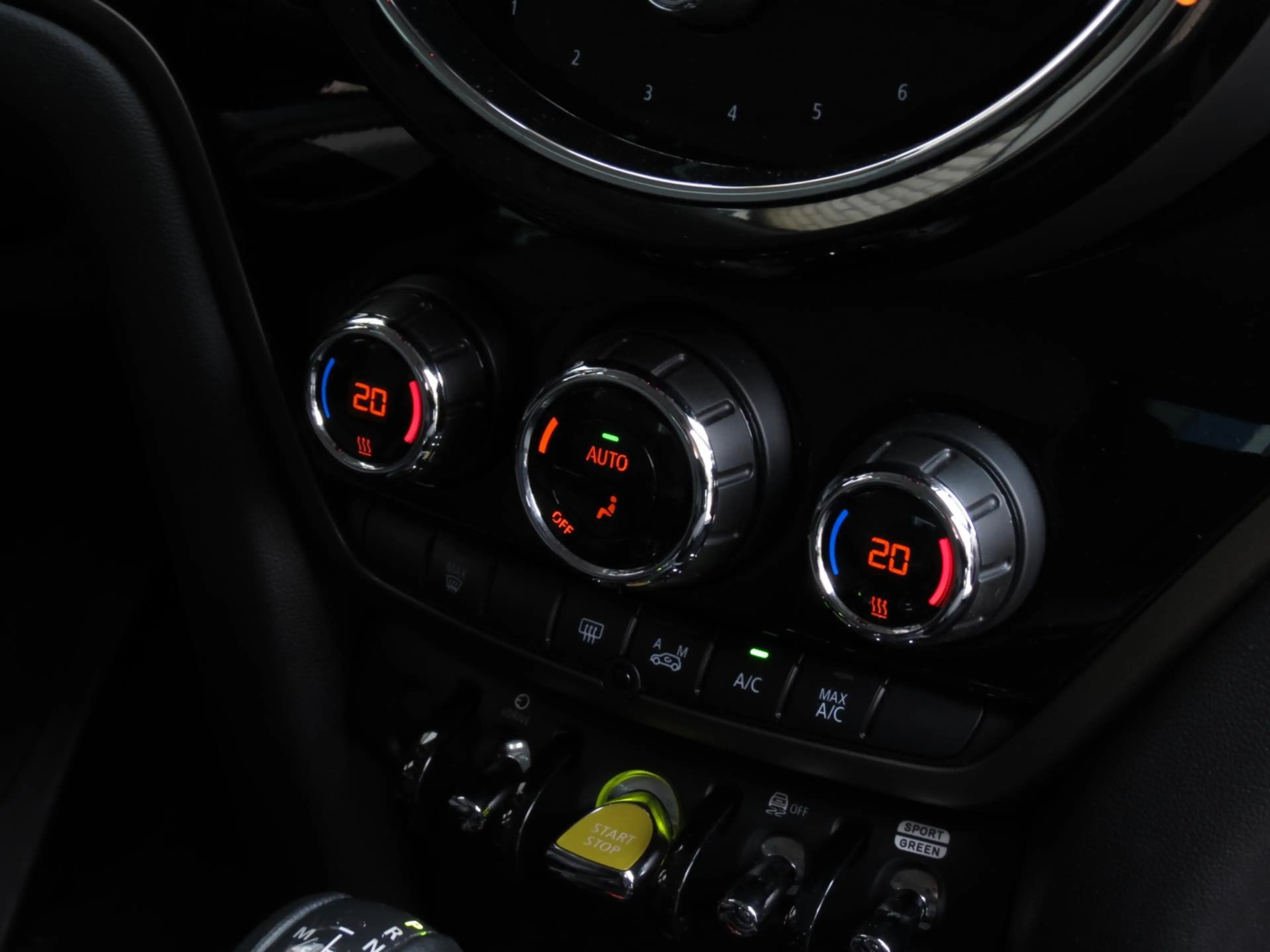 MINI Cooper SE Countryman Mini 2.0 ALL4 HUD|Camera|Car-Play|Navi|Cruise|Clim — photo 18