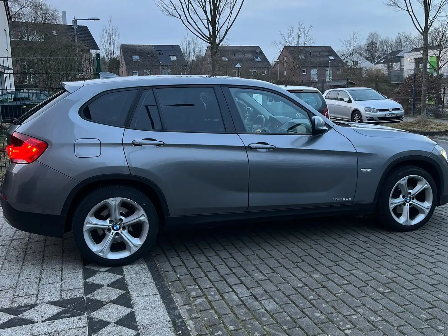 BMW X1 X1 xDrive20d Aut. Grau - 2