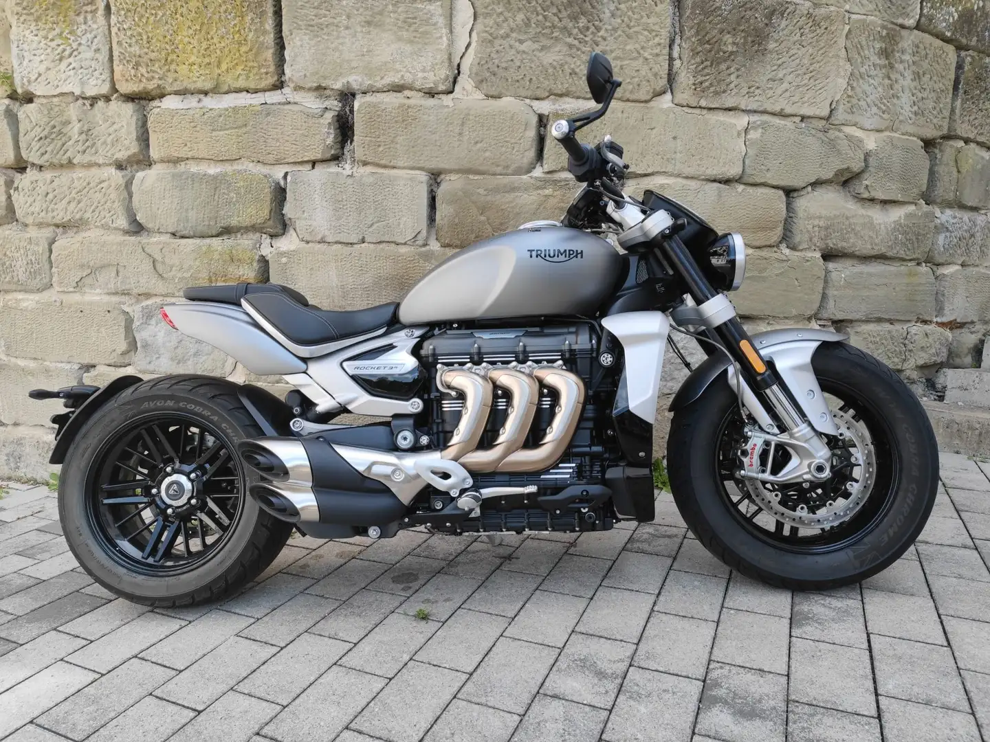 Triumph Rocket 3 R Triumph Rocket 3 R erst 2.700 KM Grau - 2
