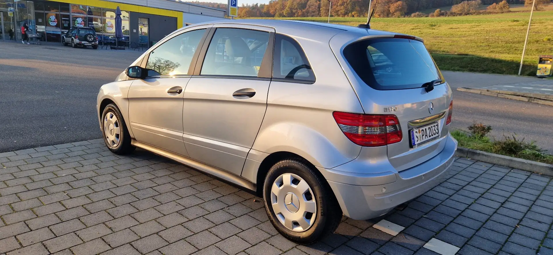 Mercedes-Benz B 170 Mercedes Benz TÜV 11.2027 Scheckheftgepflegt - 2