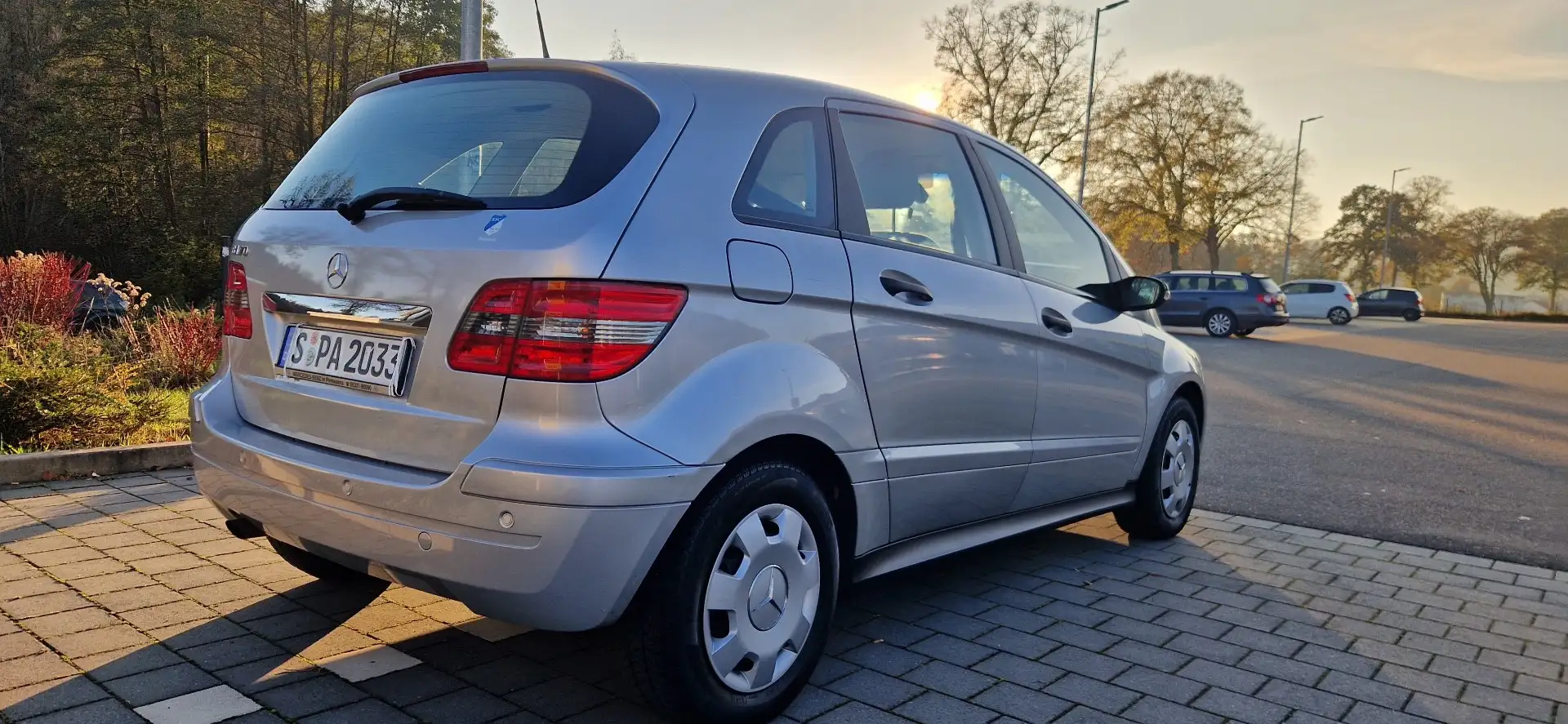 Mercedes-Benz B 170 Mercedes Benz TÜV 11.2027 Scheckheftgepflegt - 1