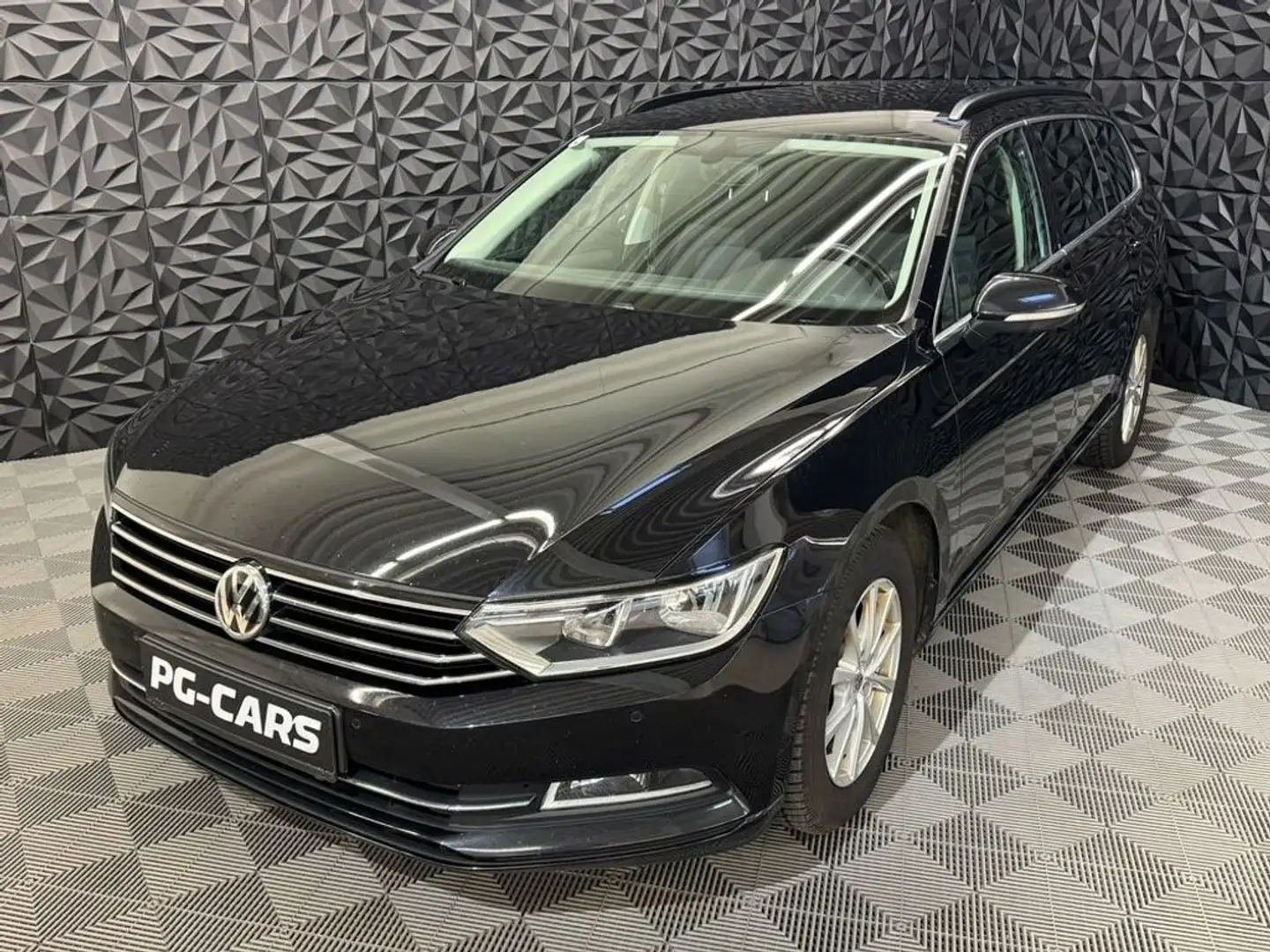 Volkswagen Passat Variant Comfortline 1.6 SCR TDI *MwSt.* Negru - 1