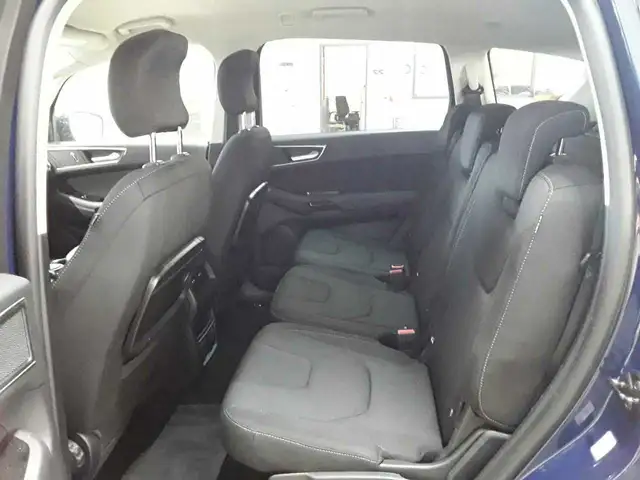Ford S-Max view 13