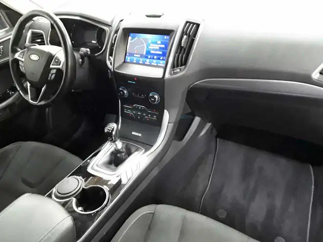 Ford S-Max view 9