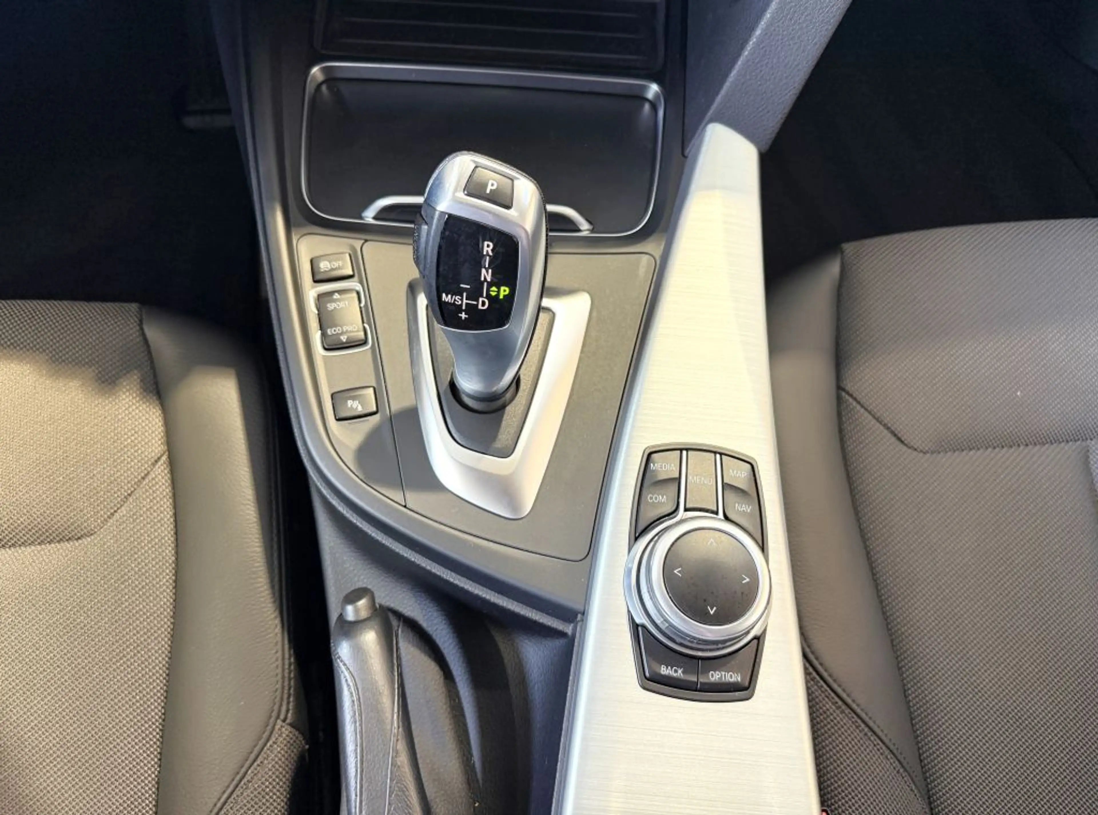 BMW 320 i Advantage Aut.8G LED+NAVI+HIFI+AL+SITZH+ — photo 9
