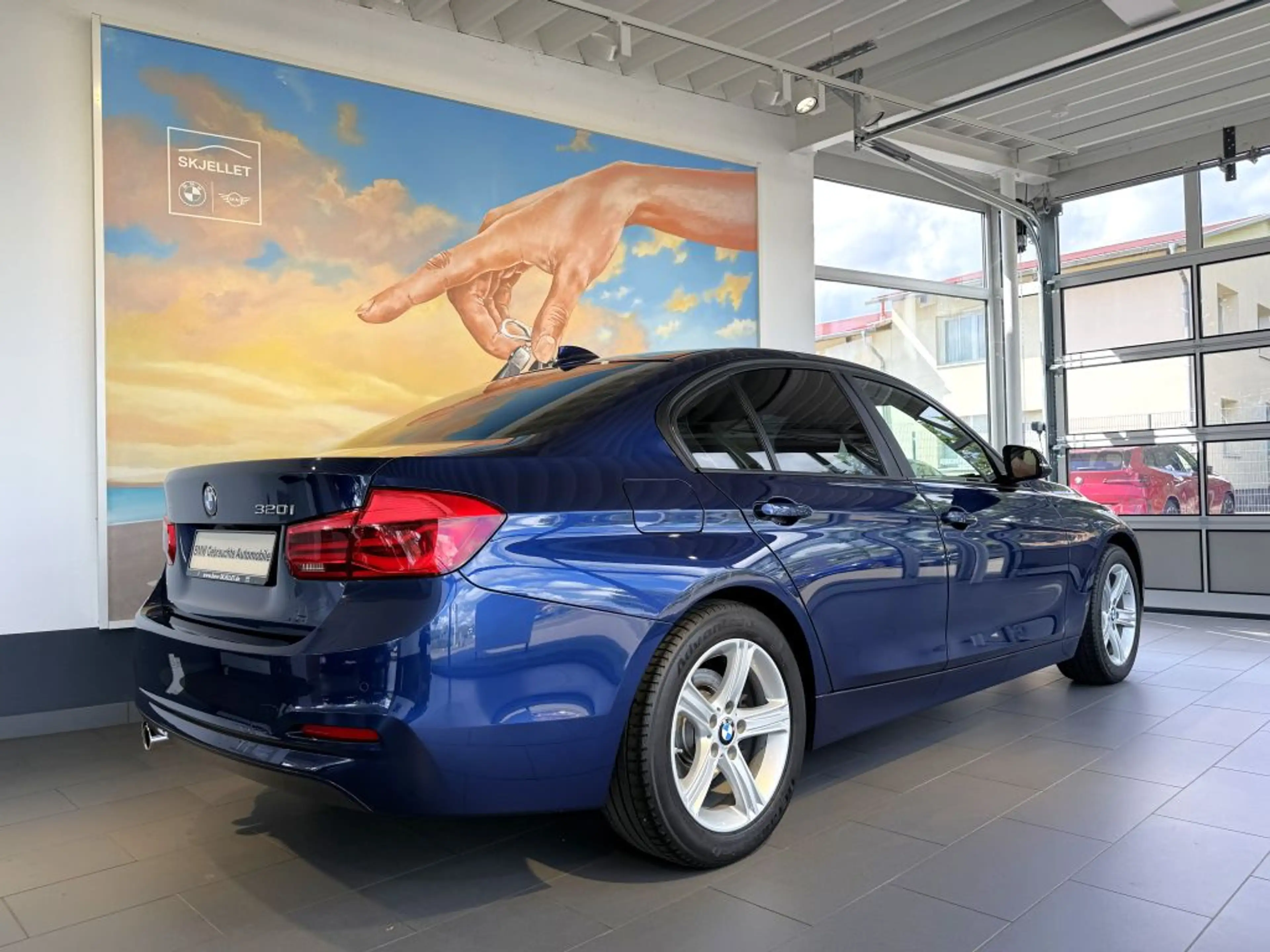 BMW 320 i Advantage Aut.8G LED+NAVI+HIFI+AL+SITZH+ — photo 8