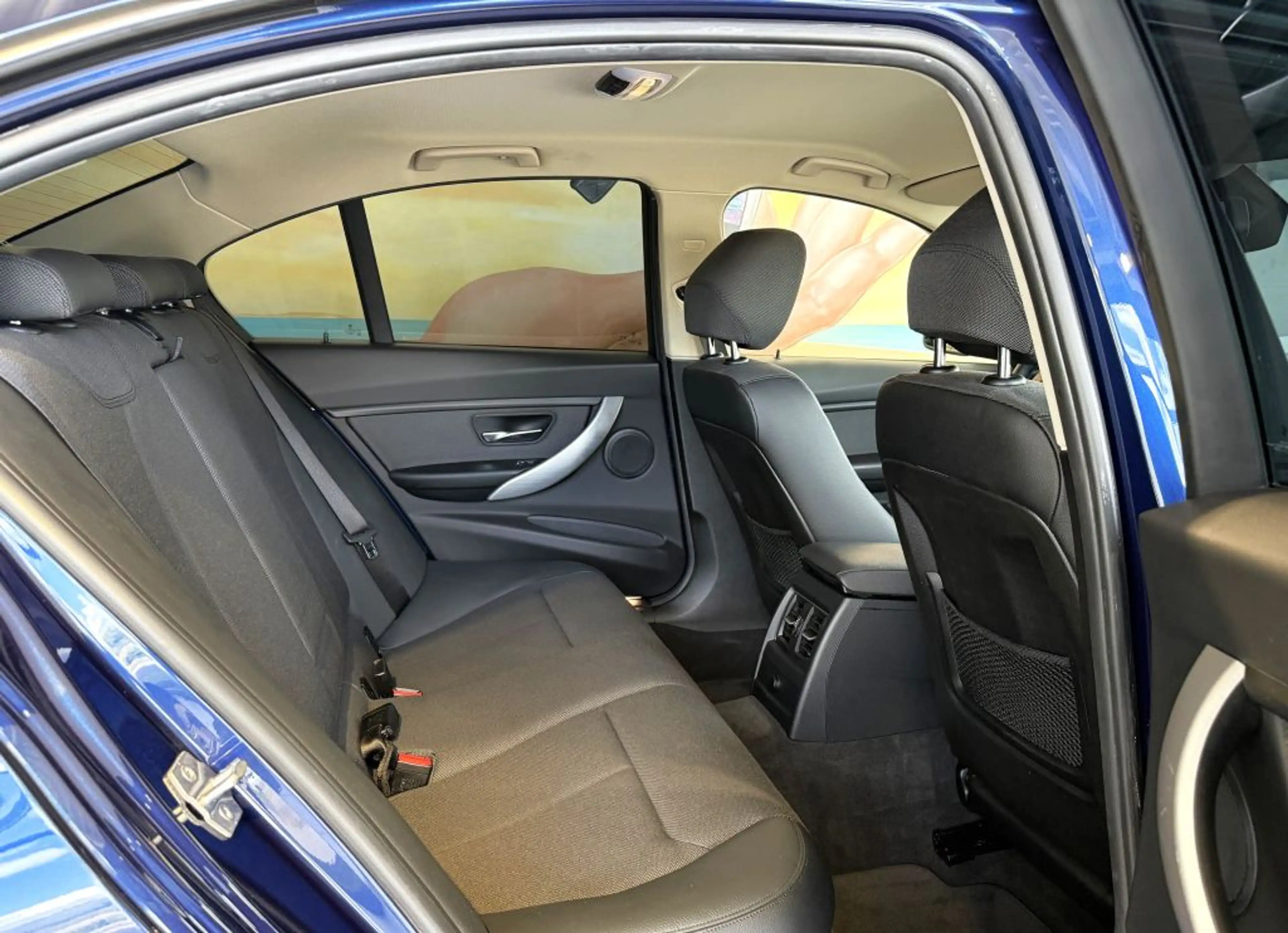 BMW 320 i Advantage Aut.8G LED+NAVI+HIFI+AL+SITZH+ — photo 10