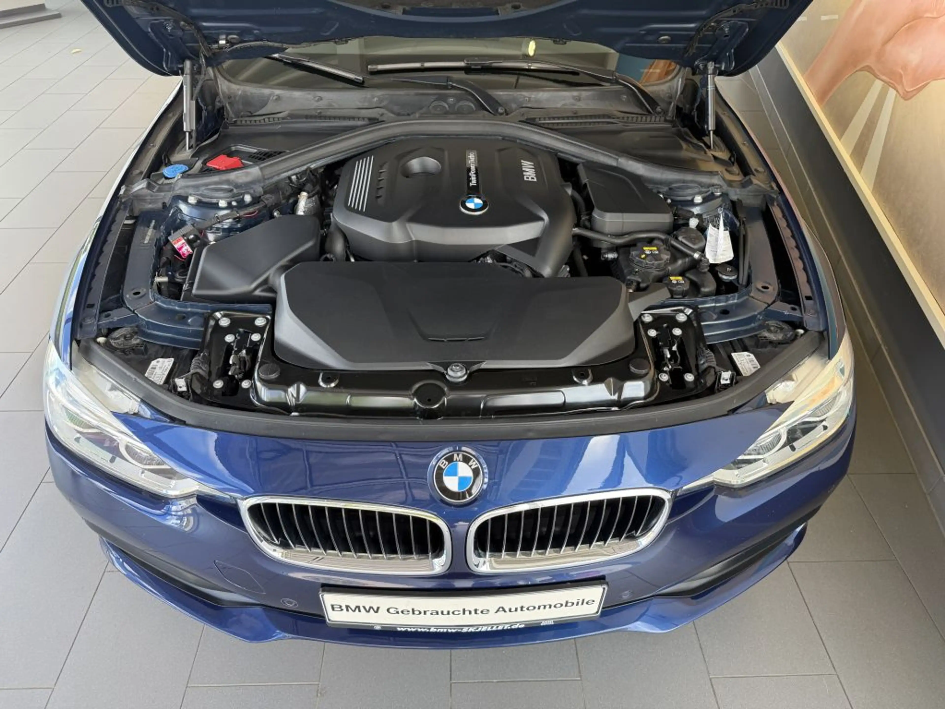 BMW 320 i Advantage Aut.8G LED+NAVI+HIFI+AL+SITZH+ — photo 12