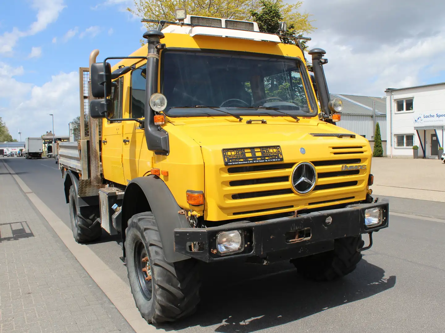 Mercedes-Benz Unimog 437/25 U4000 EURO 5 Doppelkabine Klima Gelb - 1