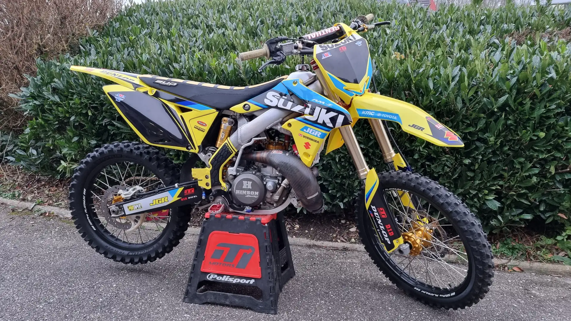 Suzuki RMZ 250 Jaune - 1
