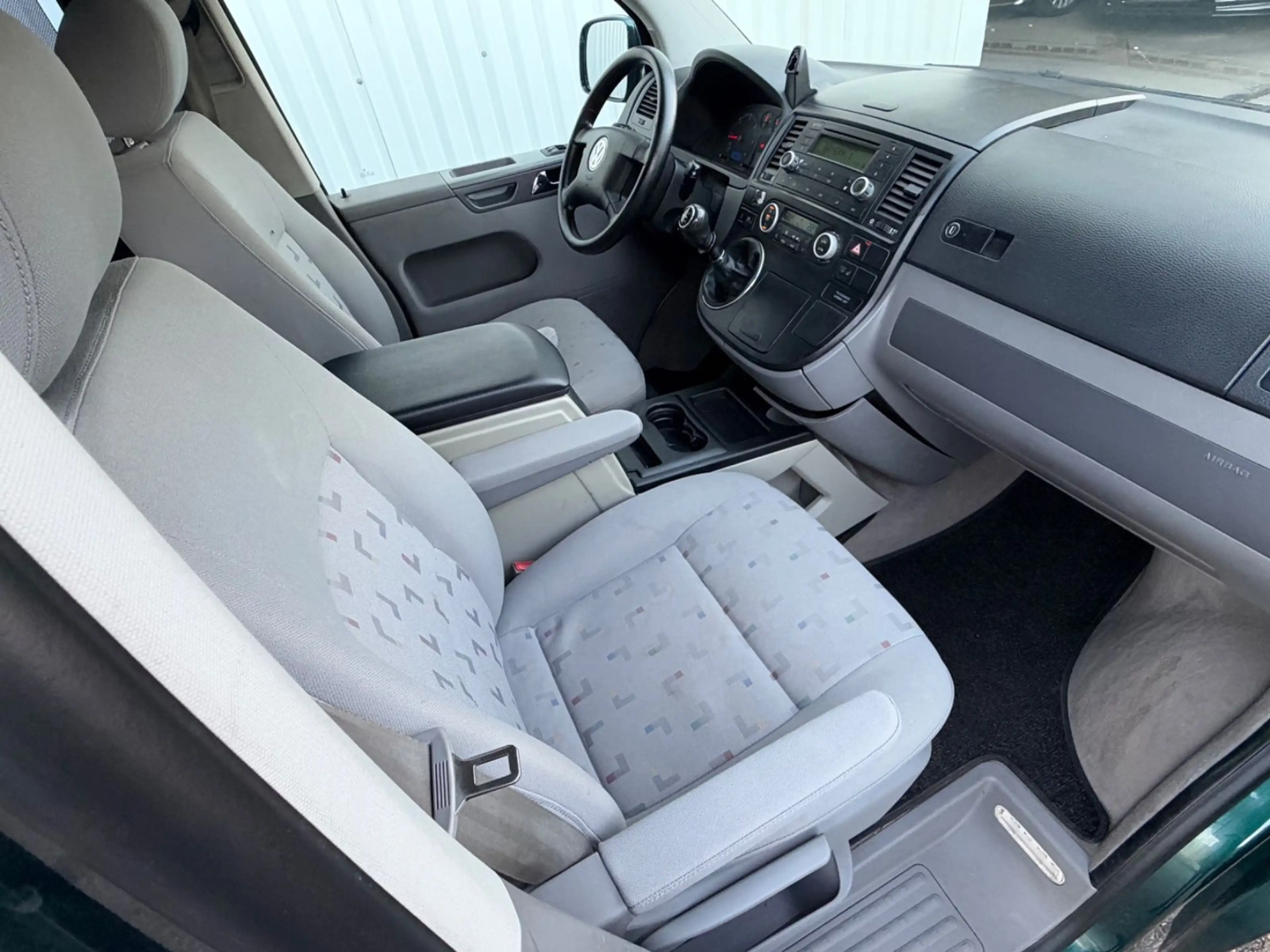 Volkswagen T5 Multivan 7 Sitzer AHK Doppelklima — photo 23