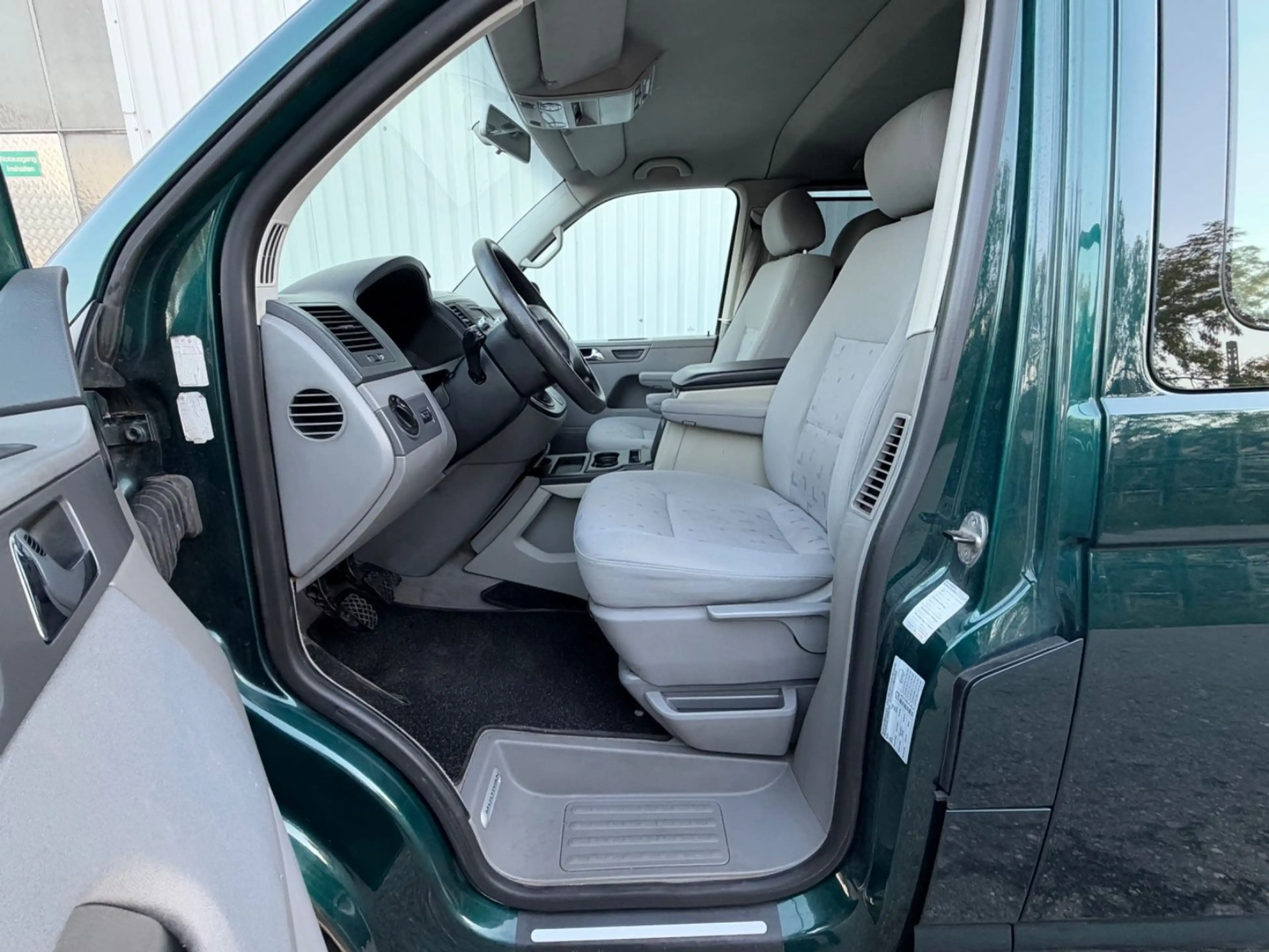 Volkswagen T5 Multivan 7 Sitzer AHK Doppelklima — photo 5