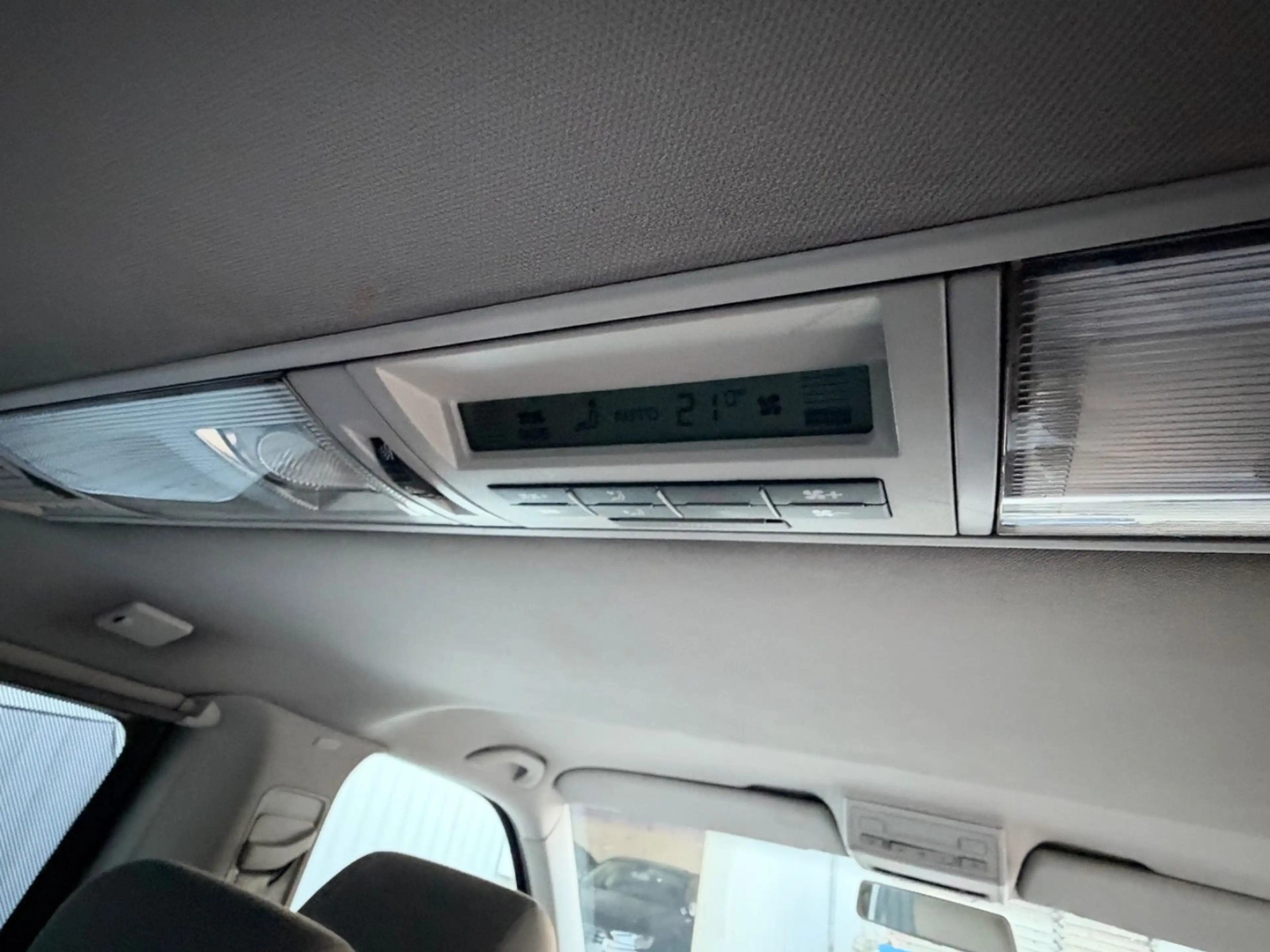 Volkswagen T5 Multivan 7 Sitzer AHK Doppelklima — photo 16