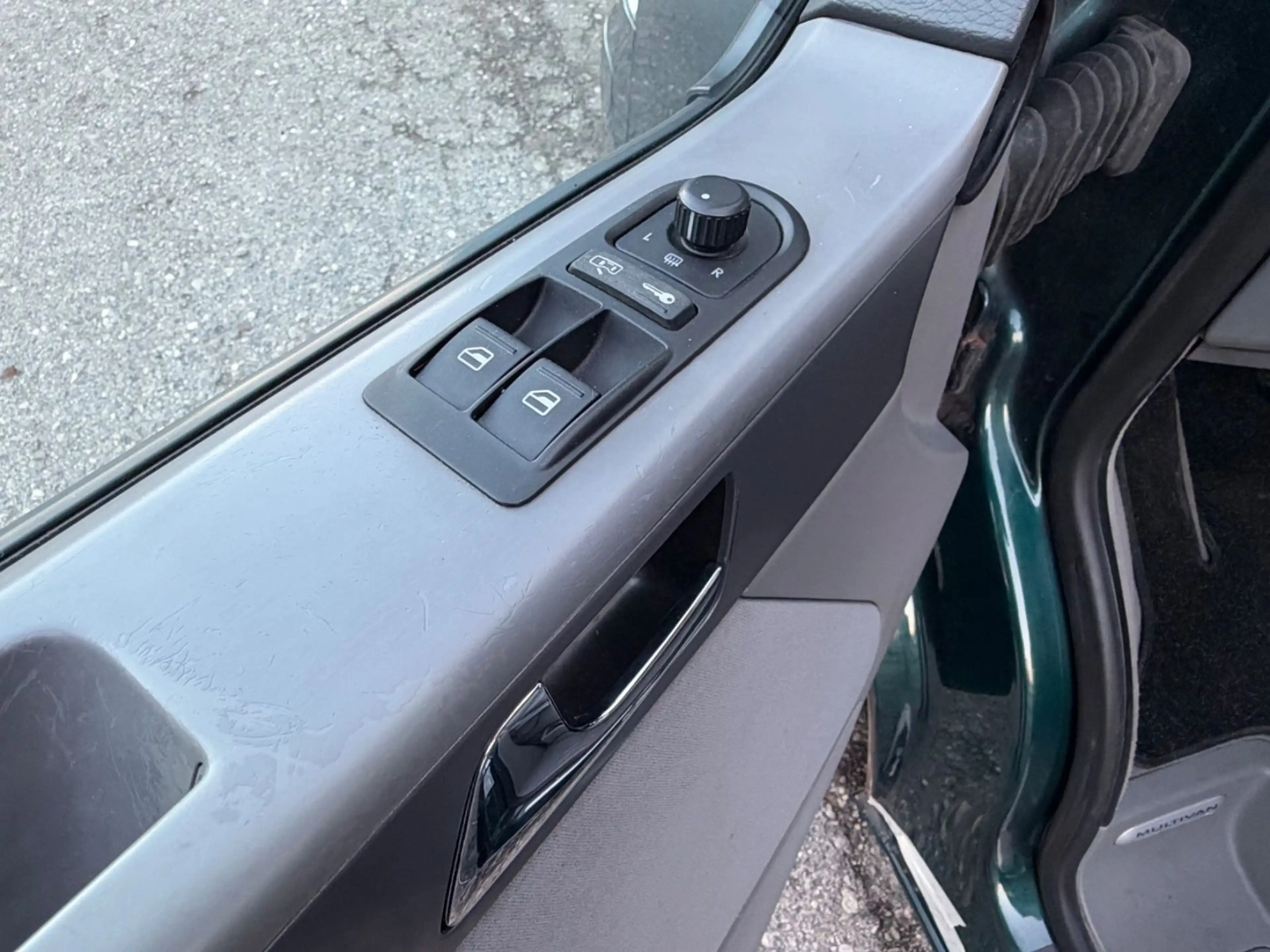 Volkswagen T5 Multivan 7 Sitzer AHK Doppelklima — photo 11
