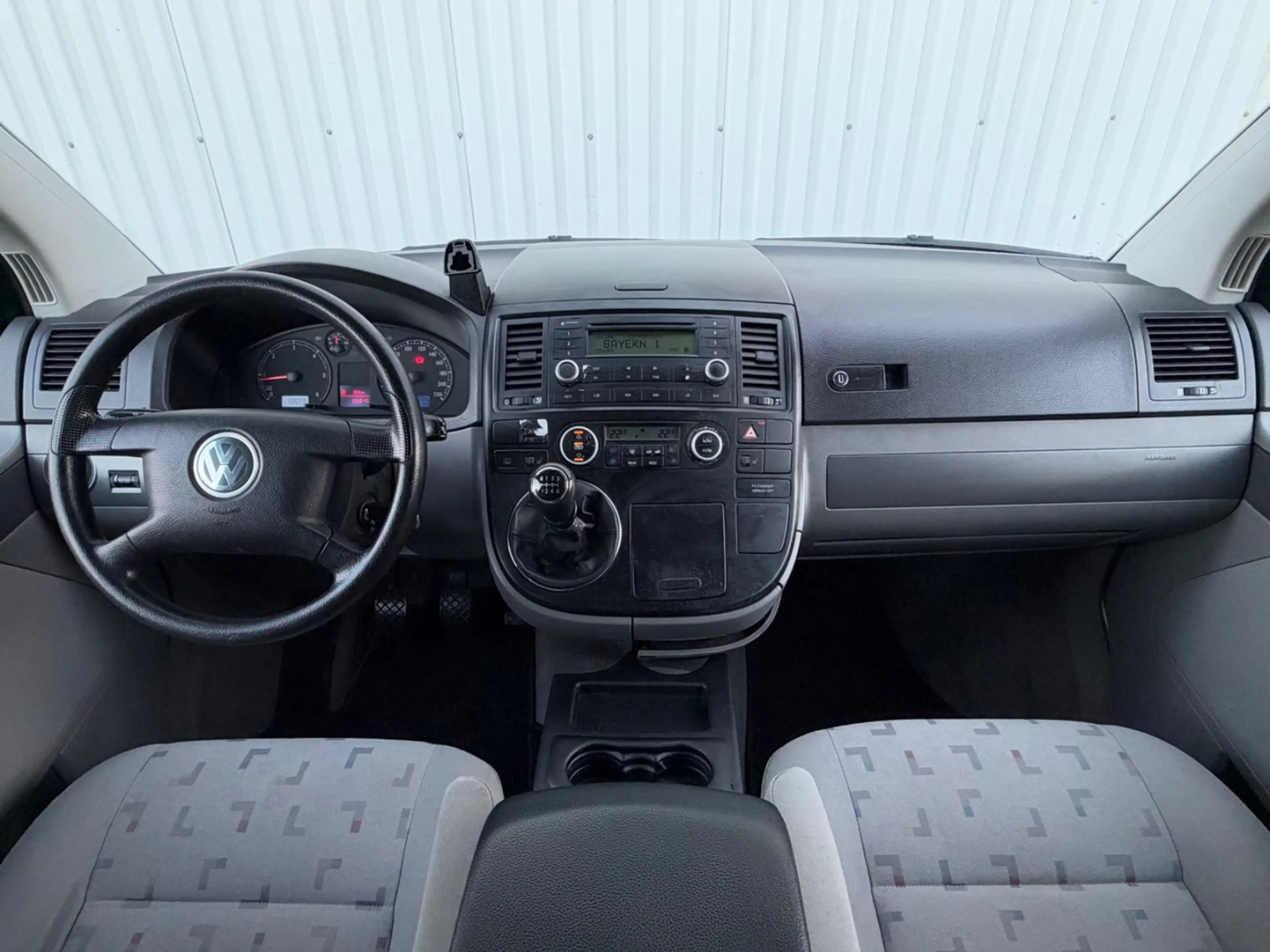 Volkswagen T5 Multivan 7 Sitzer AHK Doppelklima — photo 8