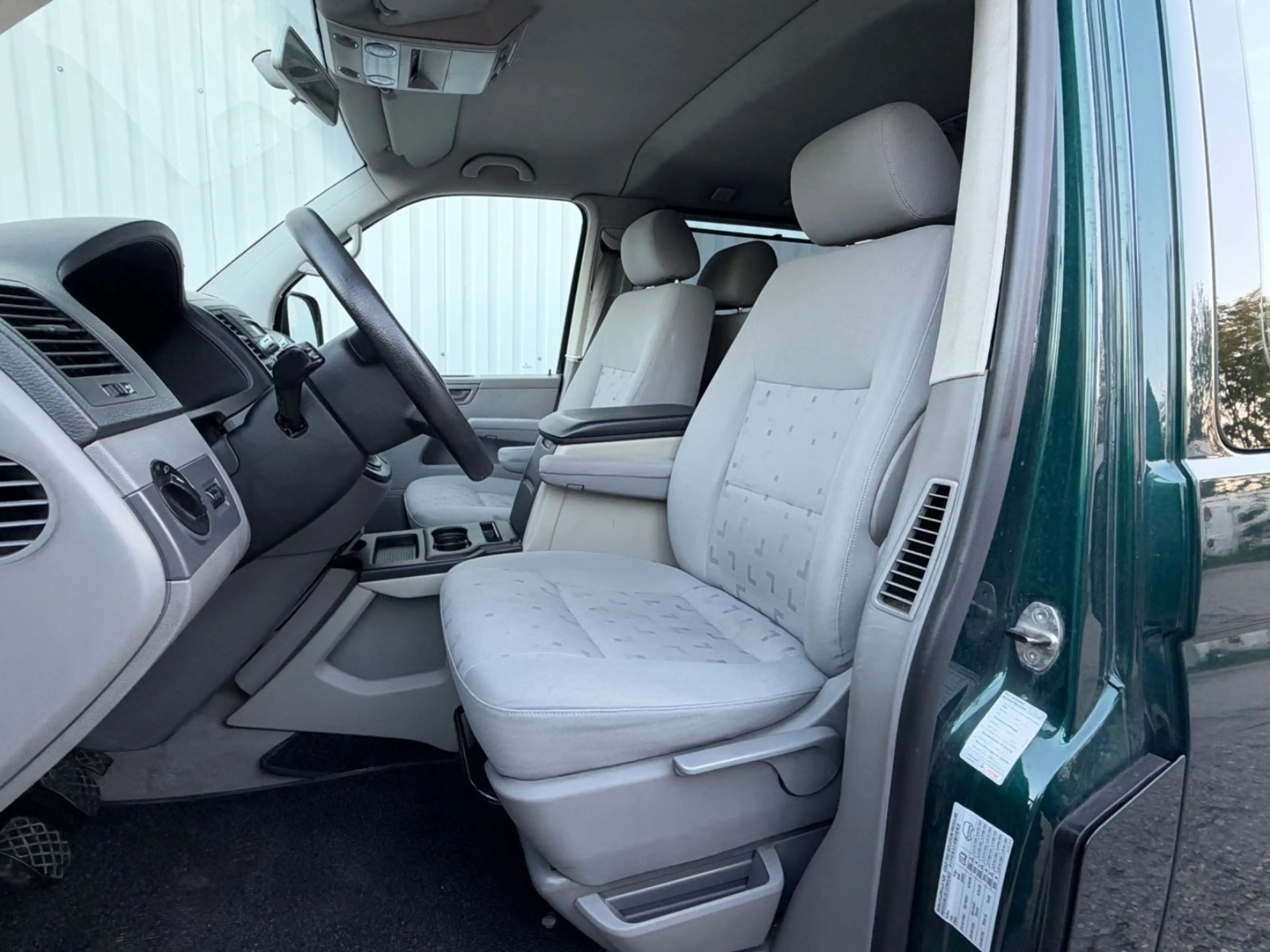 Volkswagen T5 Multivan 7 Sitzer AHK Doppelklima — photo 7