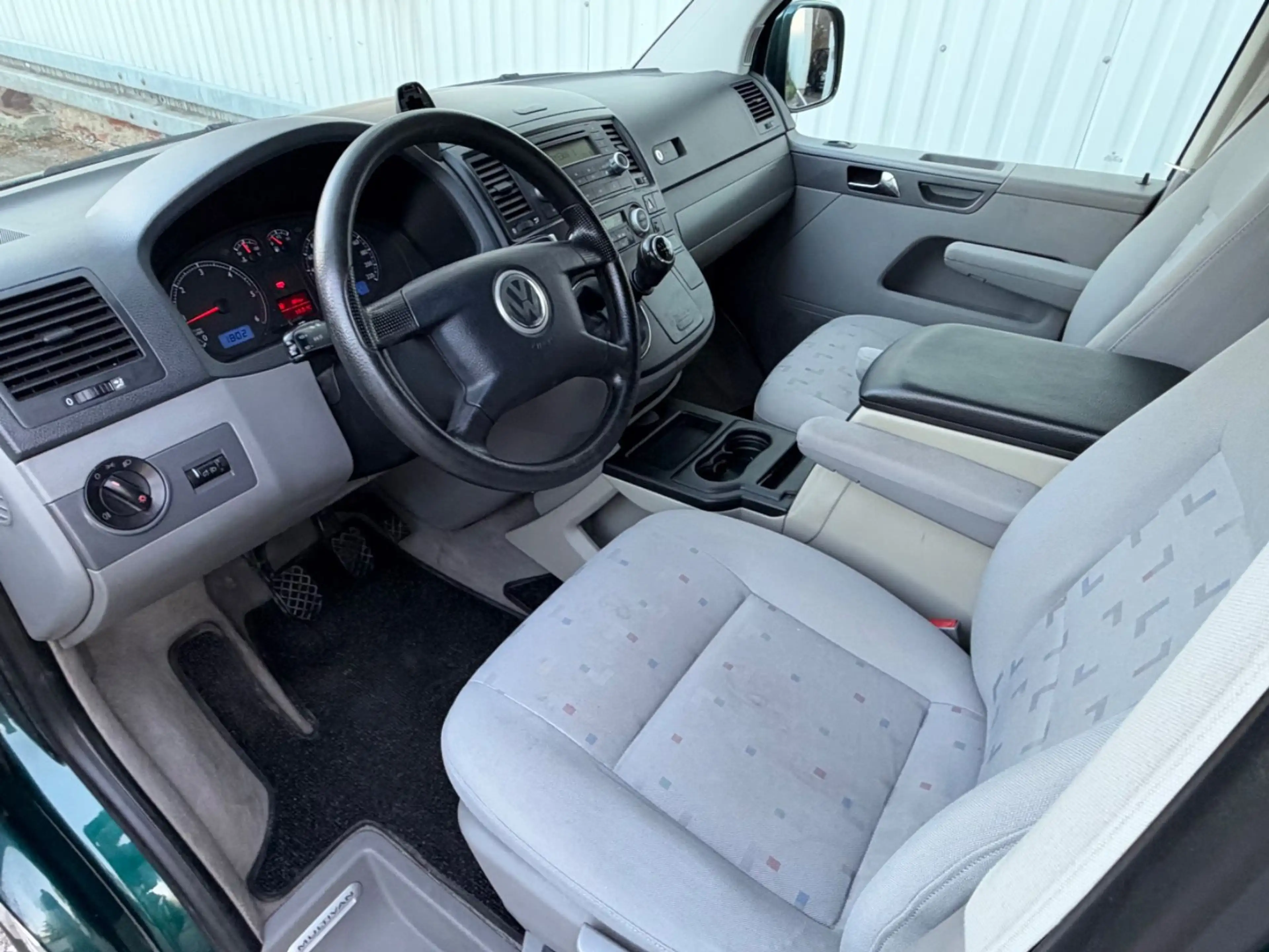 Volkswagen T5 Multivan 7 Sitzer AHK Doppelklima — photo 6