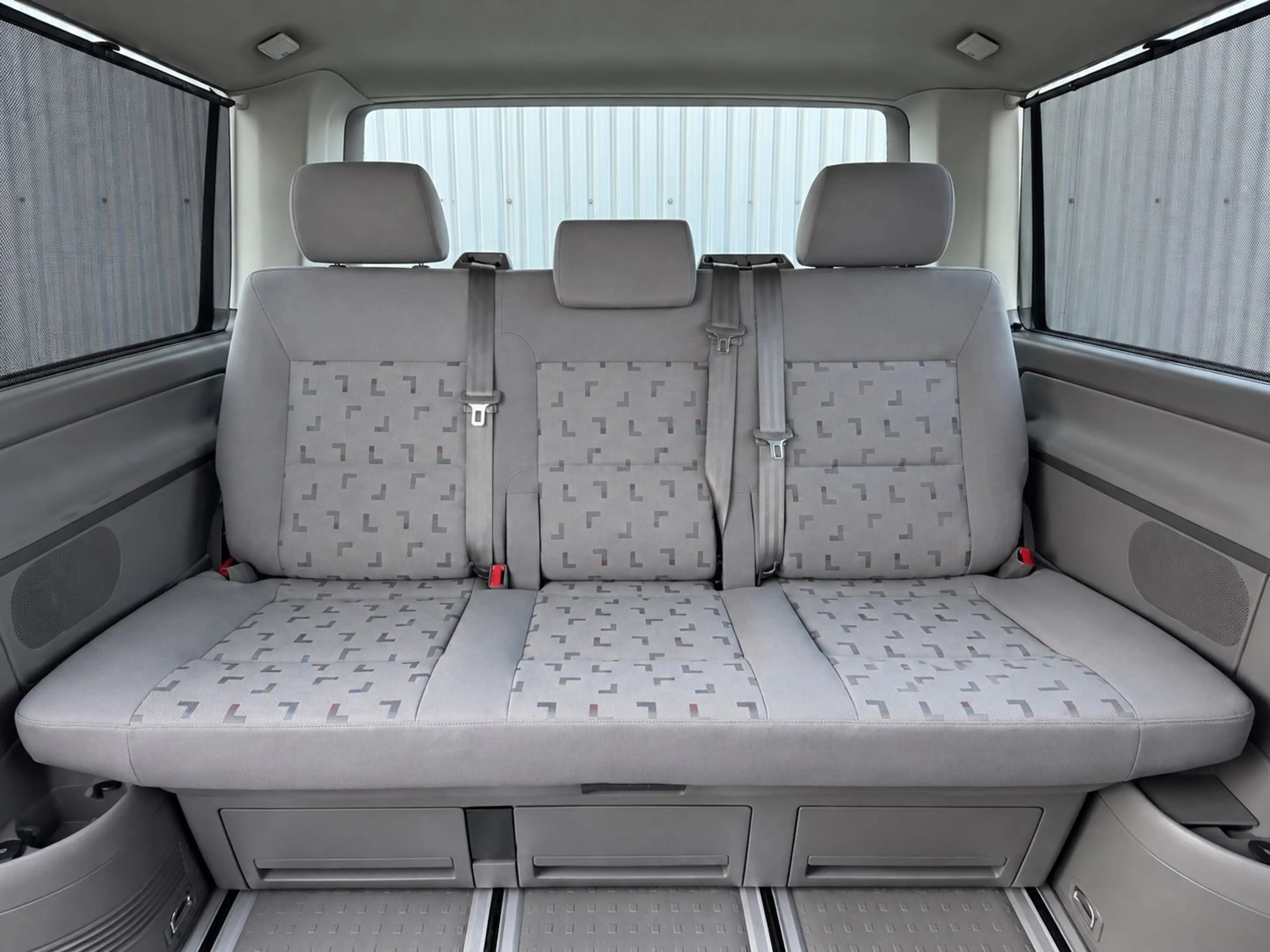 Volkswagen T5 Multivan 7 Sitzer AHK Doppelklima — photo 26