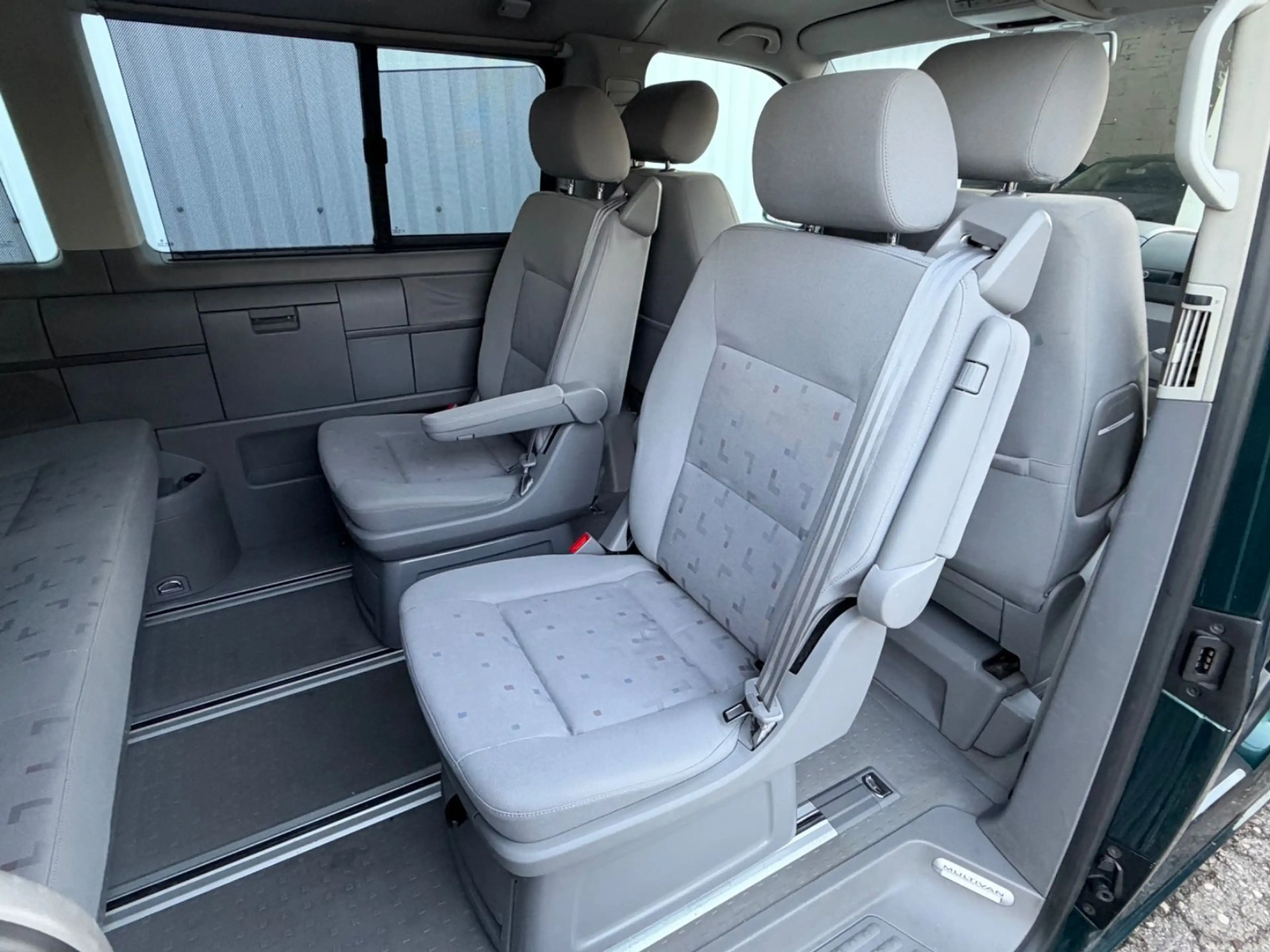 Volkswagen T5 Multivan 7 Sitzer AHK Doppelklima — photo 14