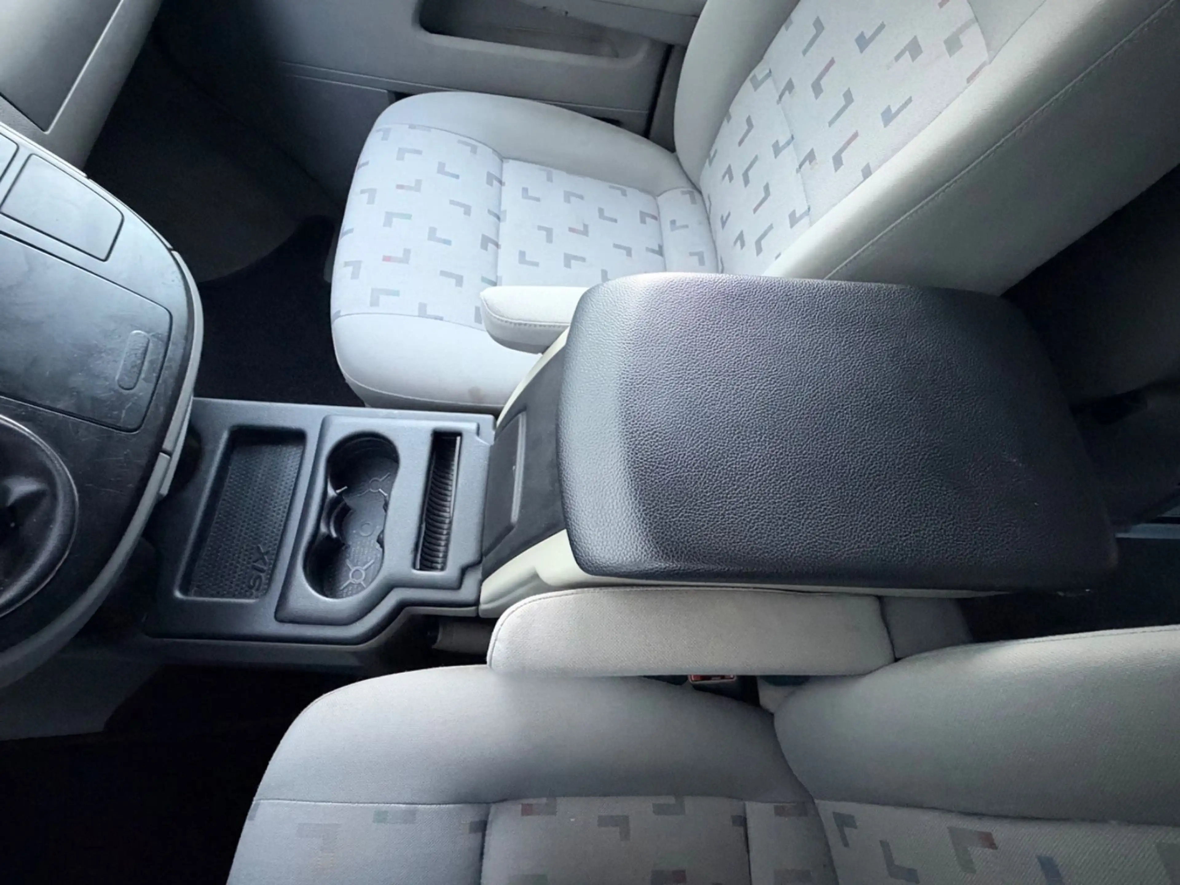 Volkswagen T5 Multivan 7 Sitzer AHK Doppelklima — photo 25
