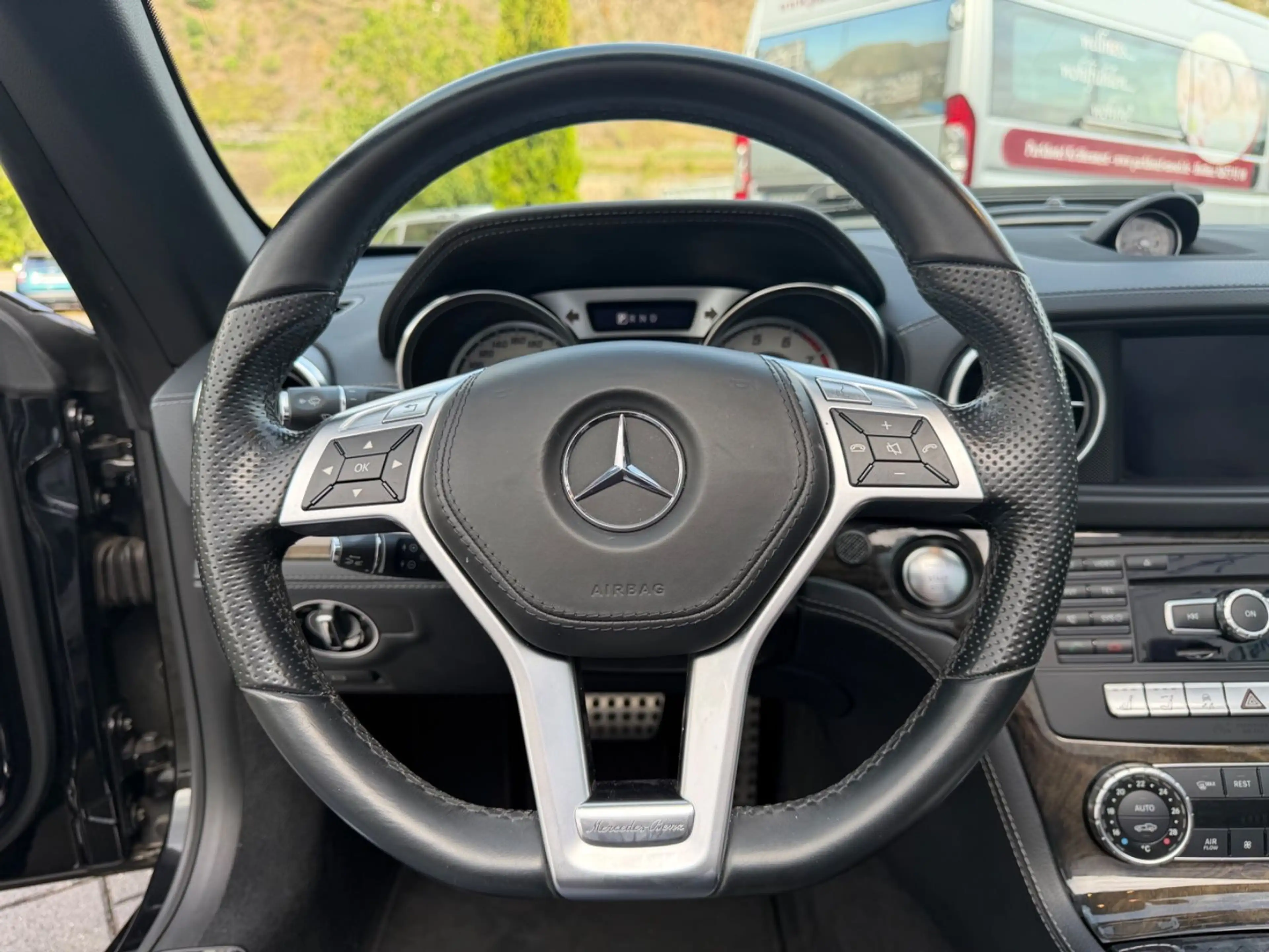 Mercedes-Benz SL 350 AMG SPORTPAKET — photo 11