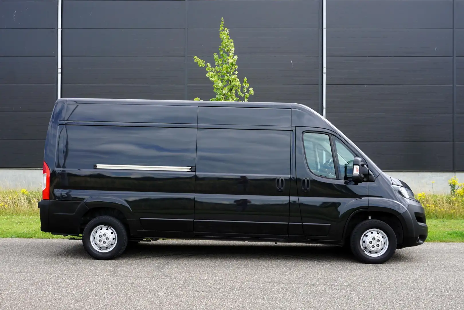 Peugeot Boxer 335 2.2 BlueHDi 165 L3H2 Premium 1e eigenaar |Tops Noir - 2