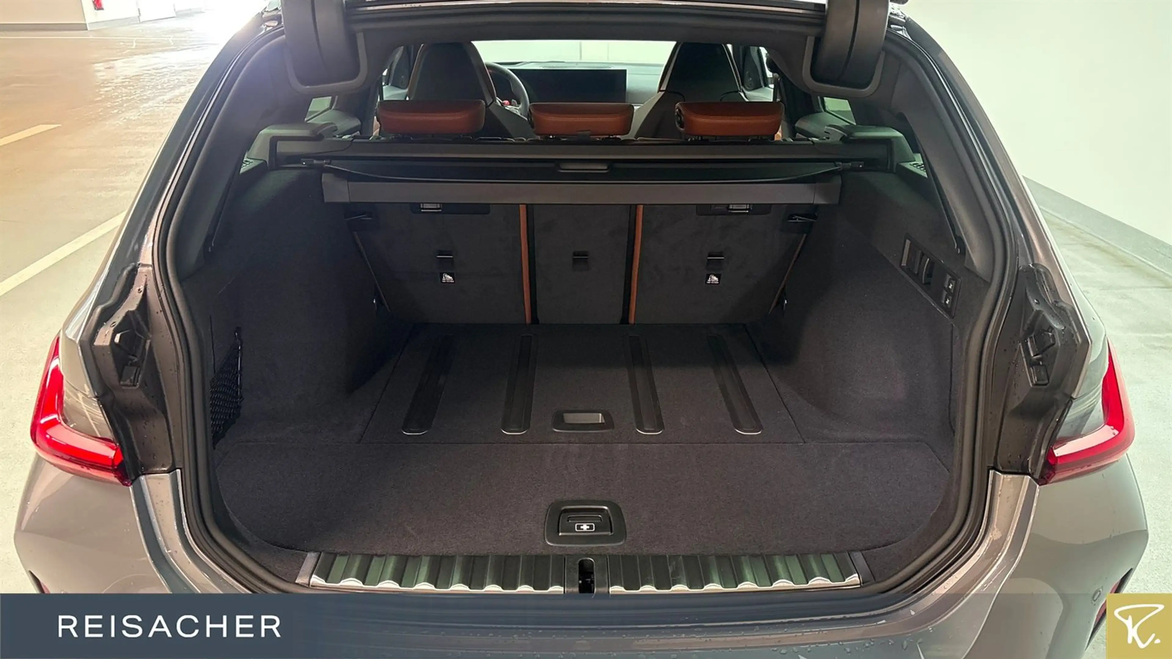 BMW M3 Competition mit M xDrive Touring DAB Radio — photo 10