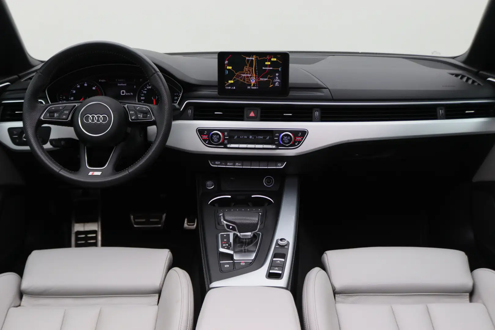 Audi A5 Cabriolet 40 TFSI Sport S Line Edition Leer, Apple Grijs - 2