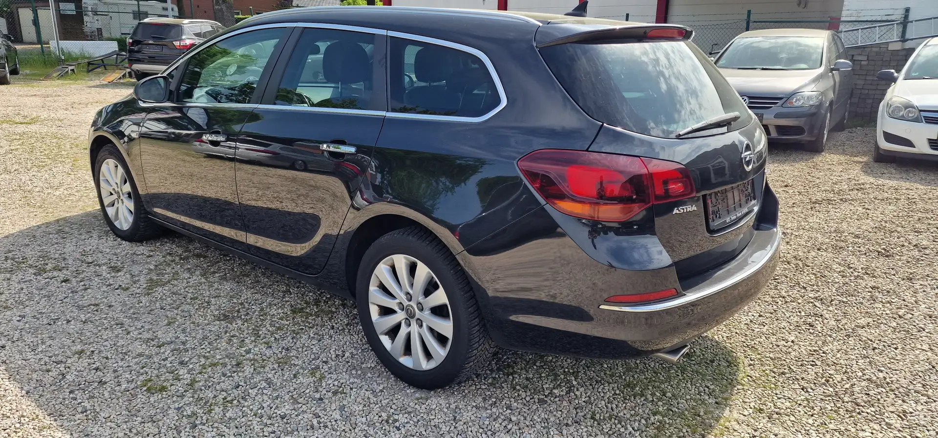 Opel Astra 2.0 CDTI Sports Tourer Innovation Tüv 7.2026 Negro - 2