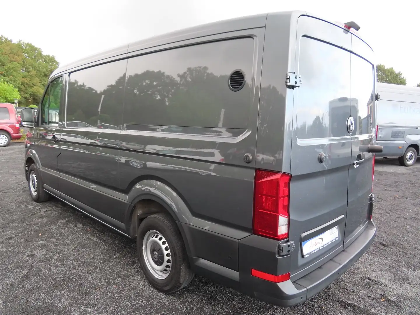 Volkswagen Crafter 2,0TDI Kasten 35 mittellang Navi Kamera Grau - 2