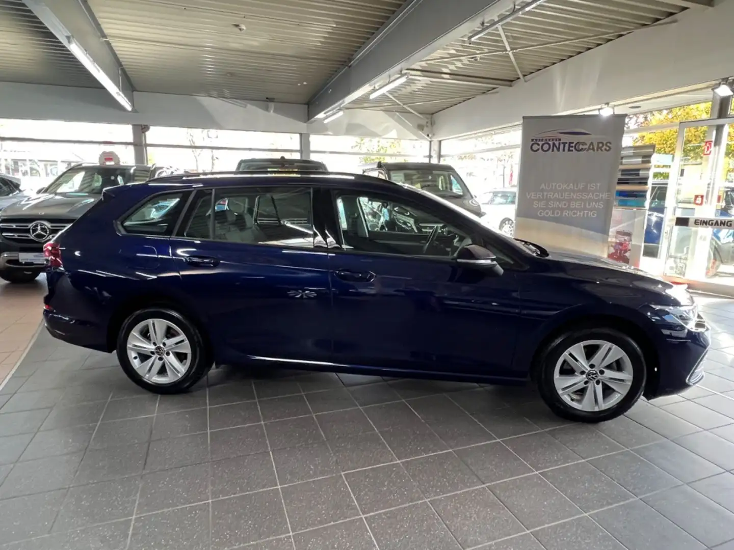 Volkswagen Golf VIII Variant Life eTSI ACC+Rear View+AMB Blau - 1