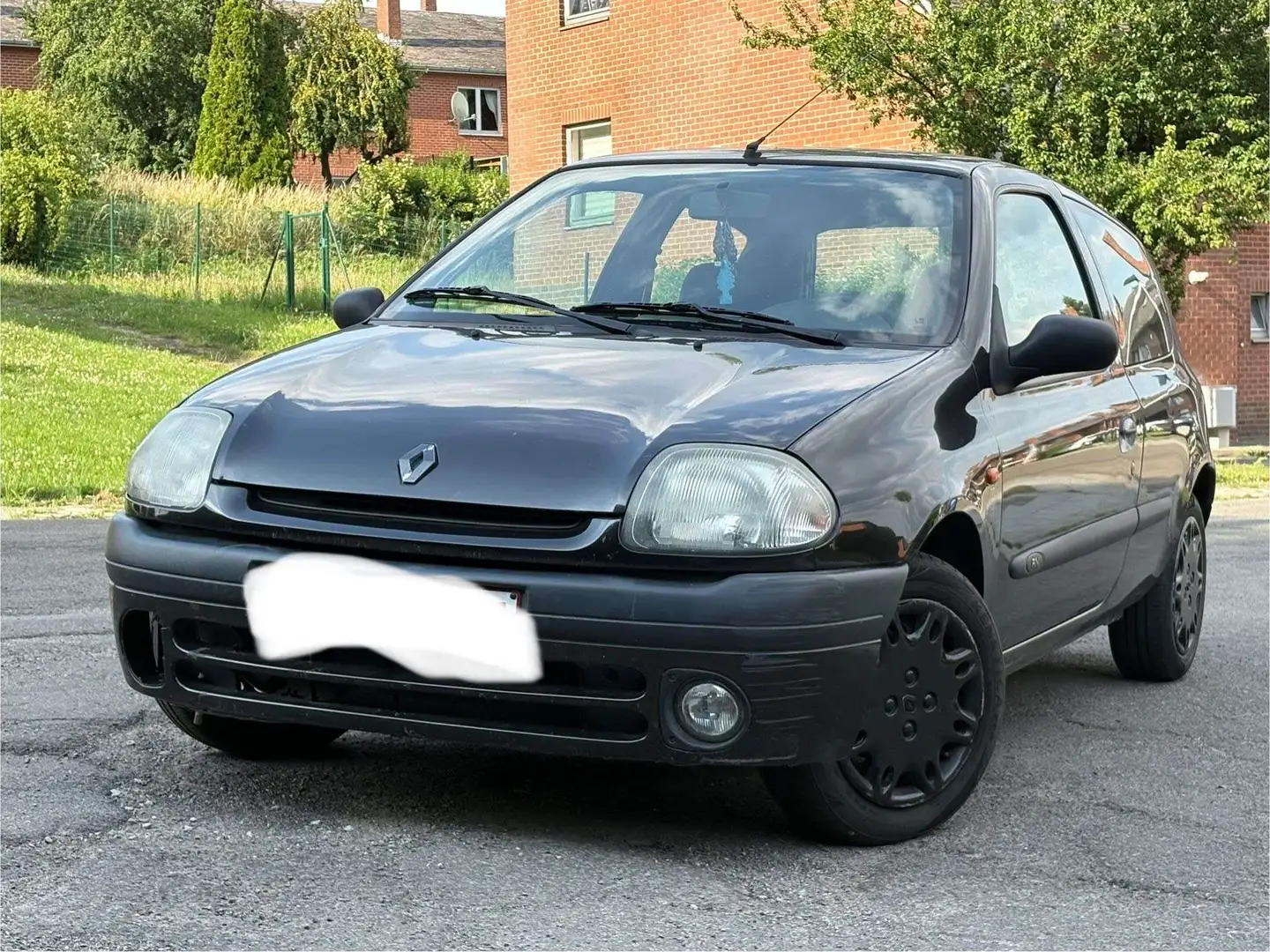 Renault Clio 1.2i RN - 1
