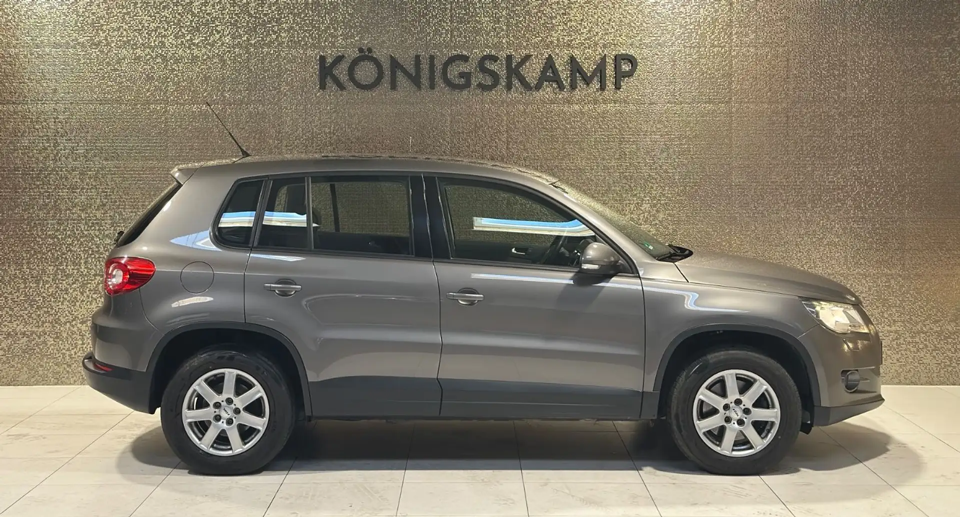 Volkswagen Tiguan Trend & Fun 4Motion * TÜV NEU * SHZ * Grau - 2