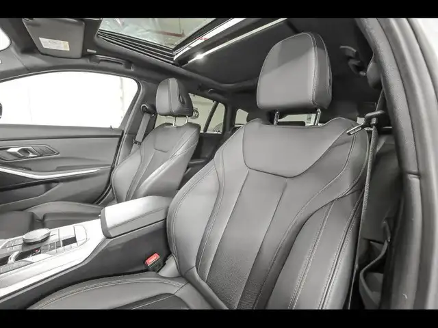 BMW 3 Series view 15