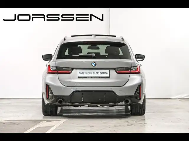 BMW 3 Series view 4