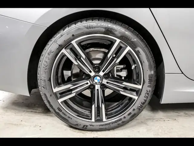 BMW 3 Series view 8