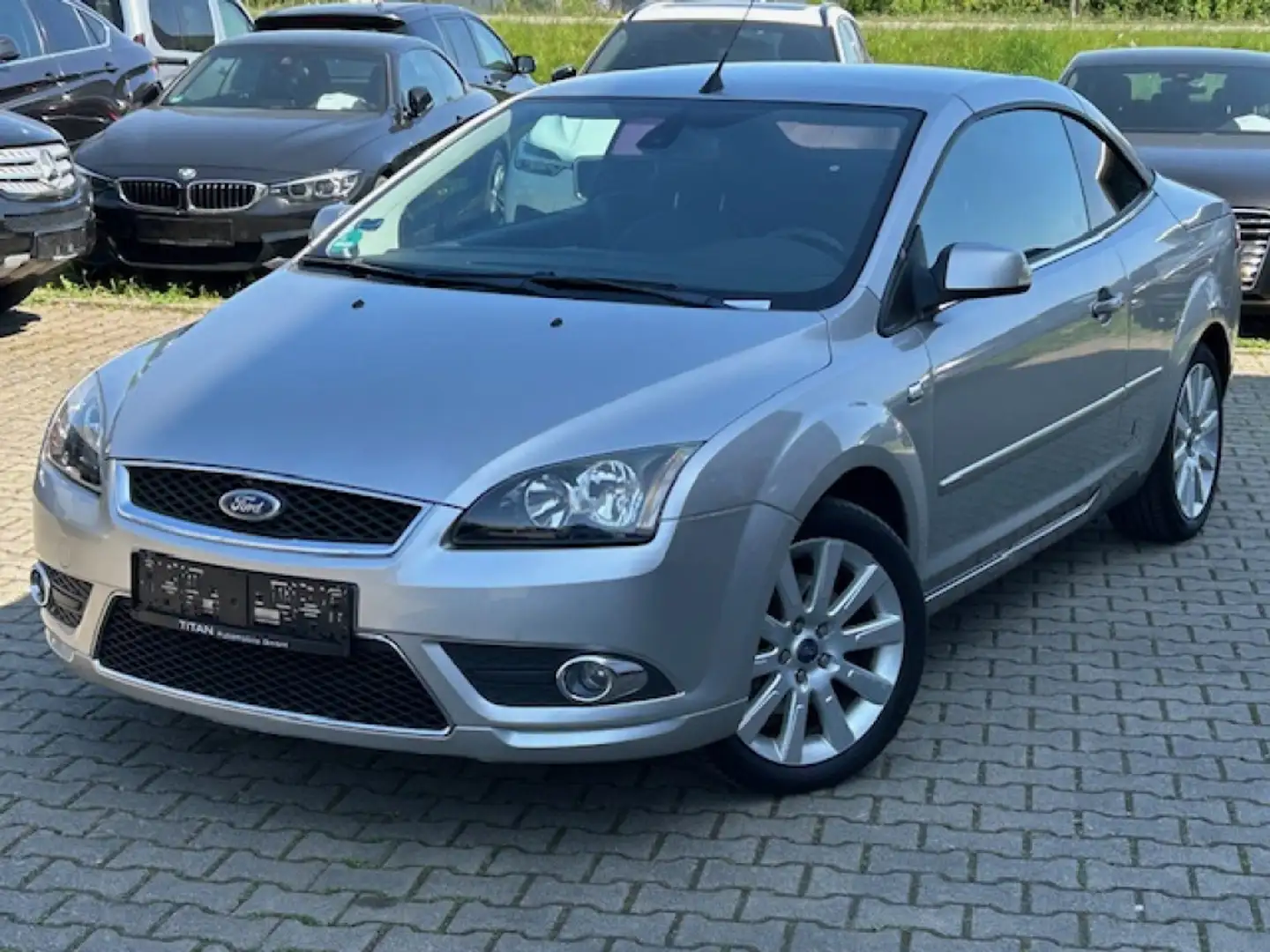 Ford Focus Titanium Klima PDC SHZ TÜV 11-26 Sportsitz Argent - 2