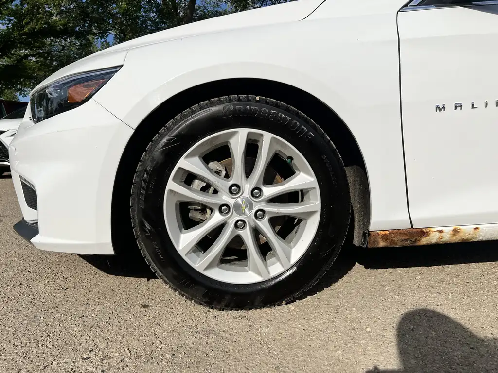 2016 Chevrolet Malibu Hybrid Hybrid | Reverse Camera | Apple CarPlay/Android Au — photo 3