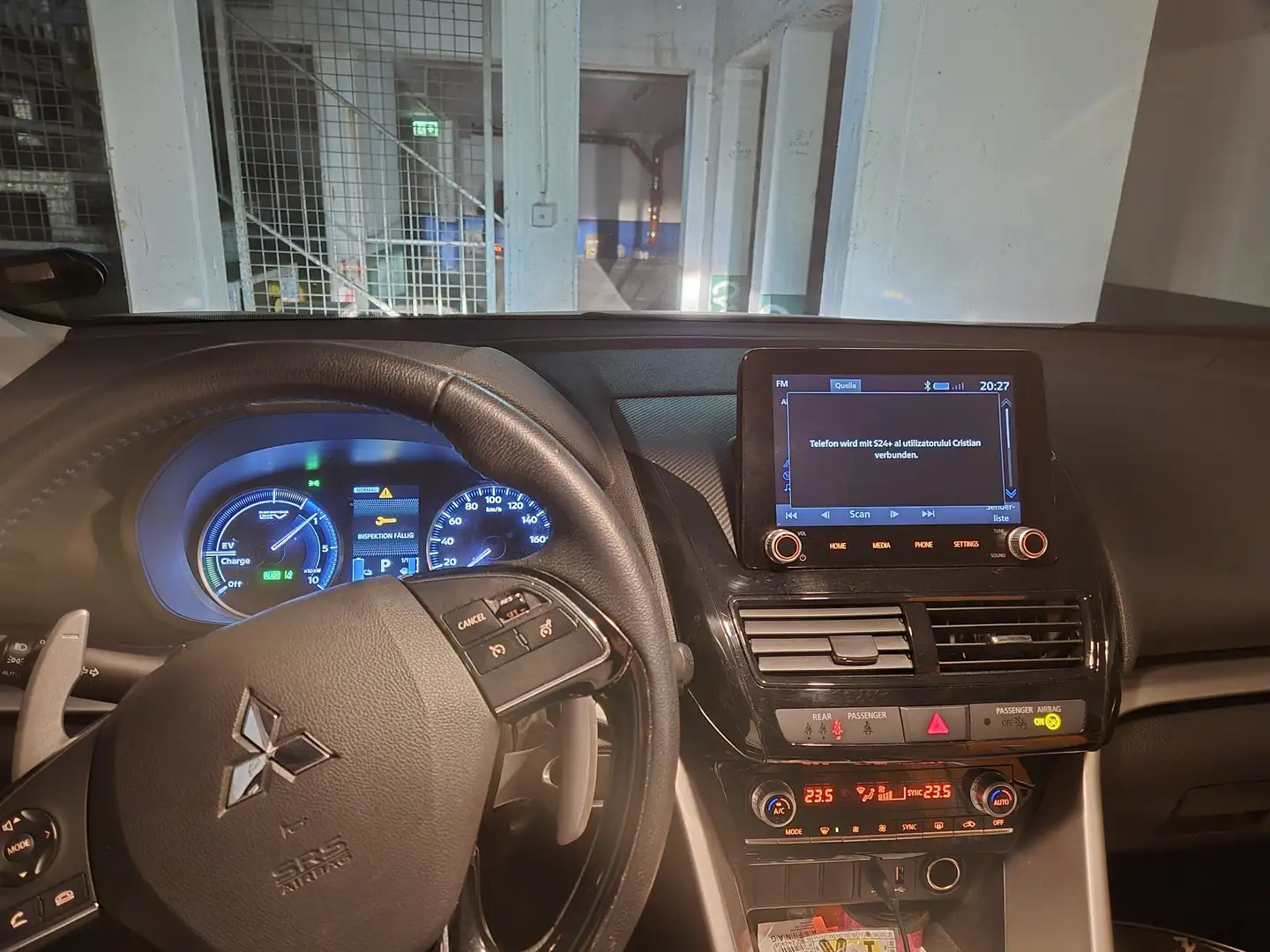 Mitsubishi Eclipse Cross Plug-In Hybrid 4WD Basis - 1