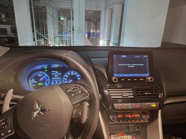 Imagine Mitsubishi Eclipse Cross Plug-In Hybrid 4WD Basis