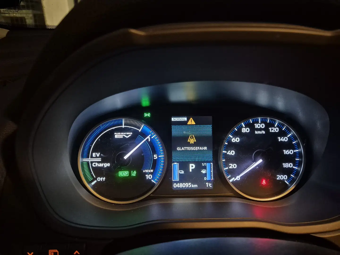 Mitsubishi Eclipse Cross Plug-In Hybrid 4WD Basis - 2