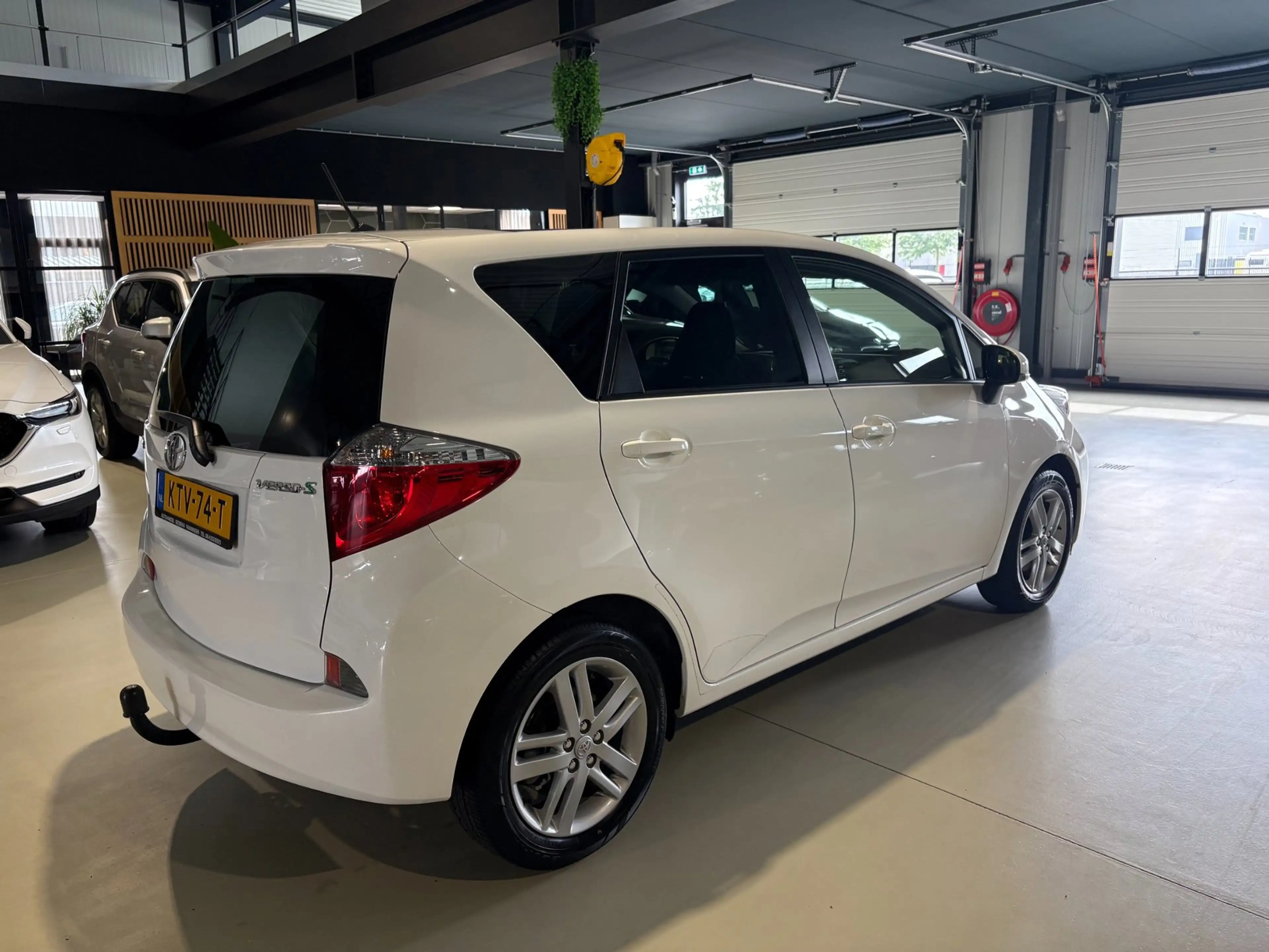 Toyota Verso-S 1.3 VVT-i Dynamic — photo 4