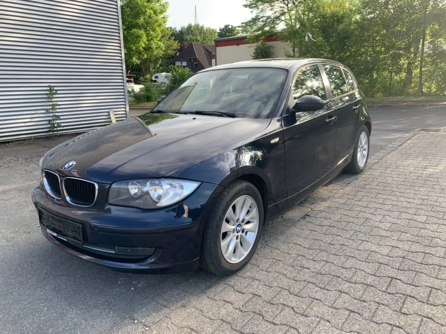 BMW 120 120d DPF Aut. Schwarz - 1