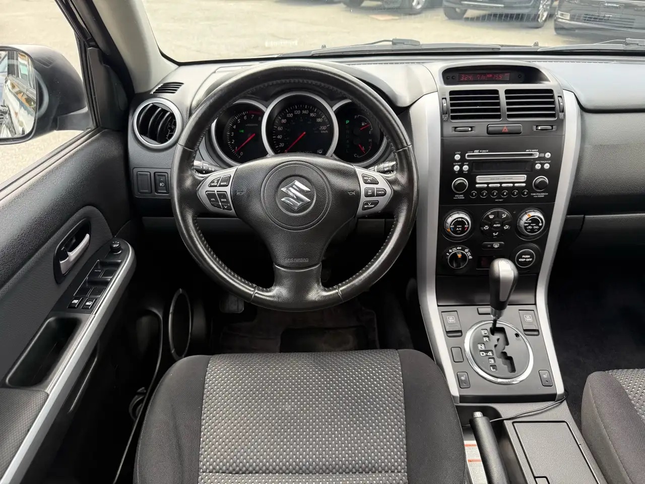 Suzuki Grand Vitara снимка Suzuki Grand Vitara