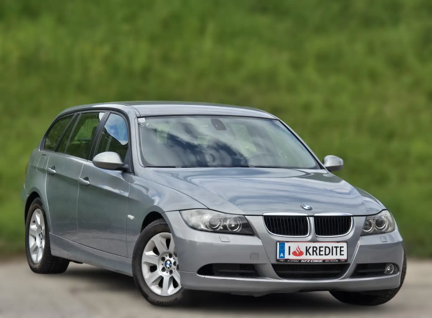 BMW 320 d*Leder* Tempomat* Gepflegter Zustand* Klima Grau - 2